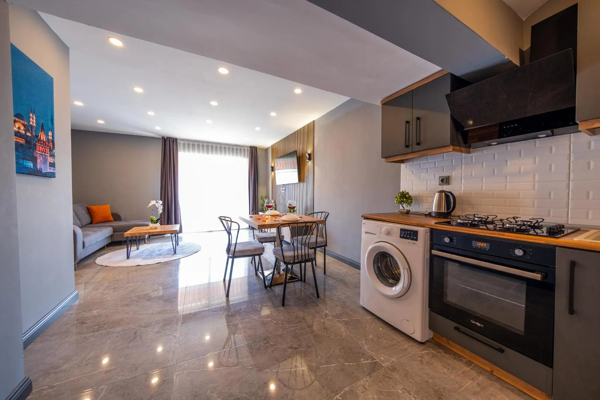 Kitchen or kitchenette in Mrt Suites Lara