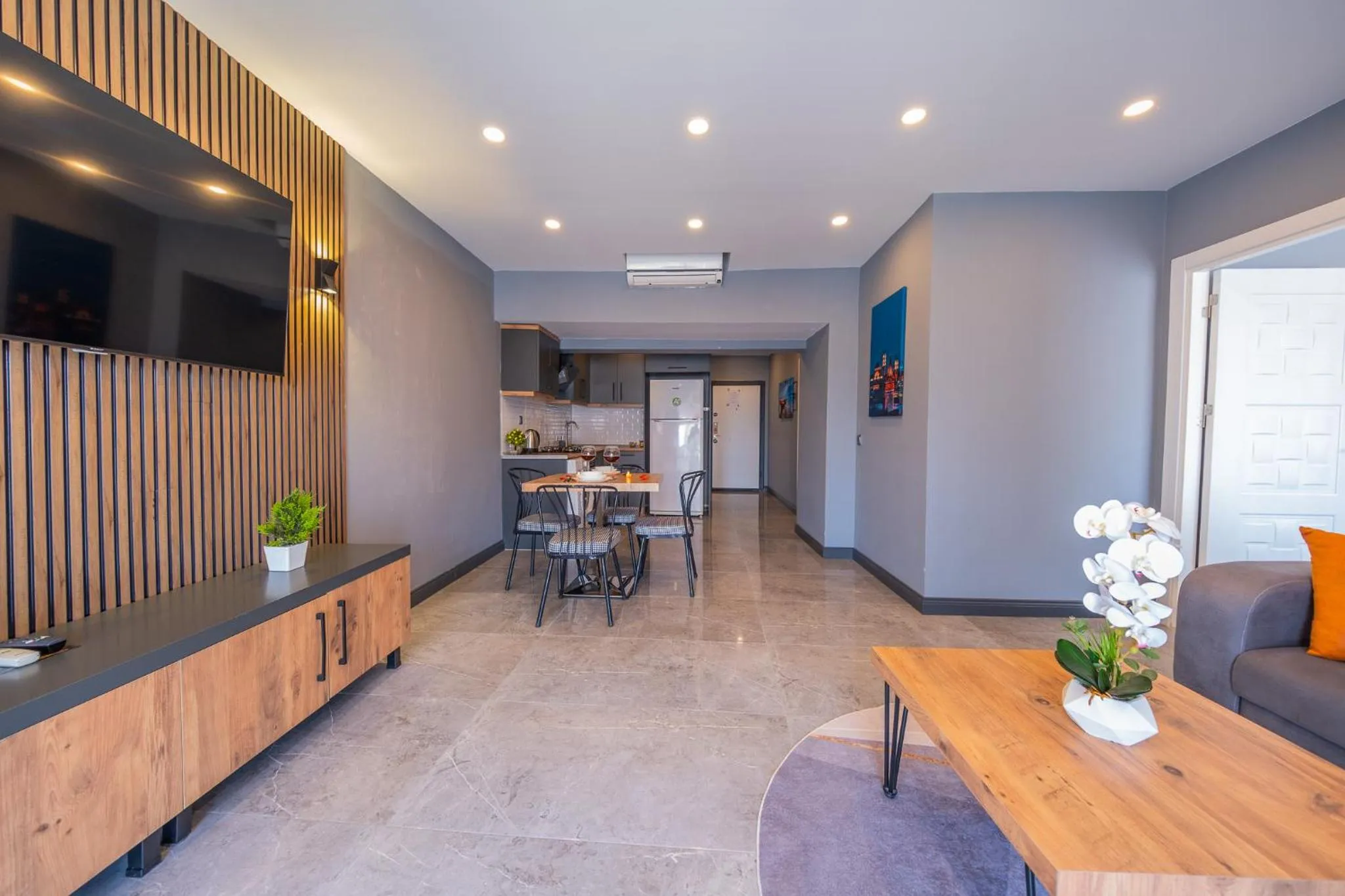 Kitchen or kitchenette in Mrt Suites Lara