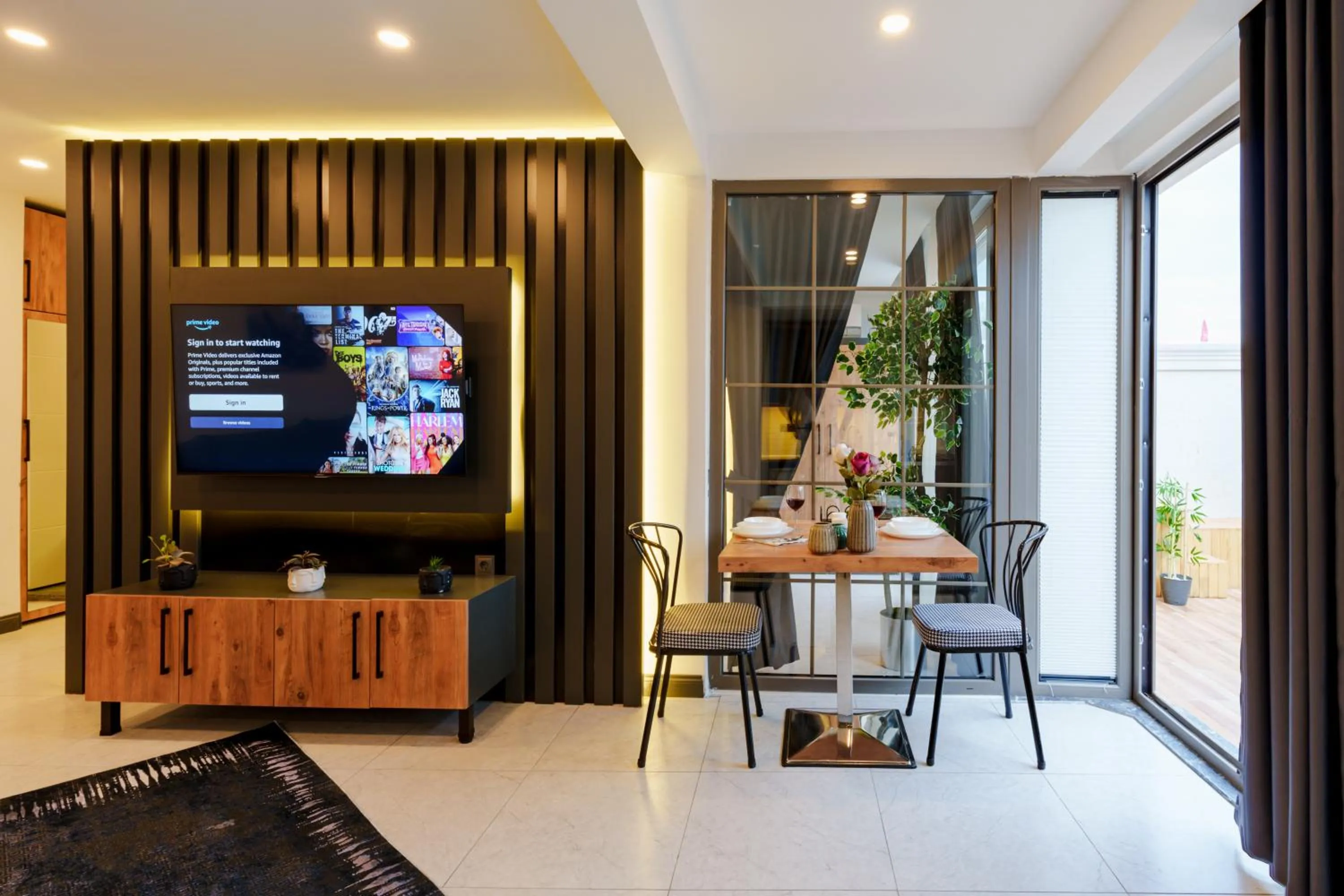 TV and multimedia in Mrt Suites Lara