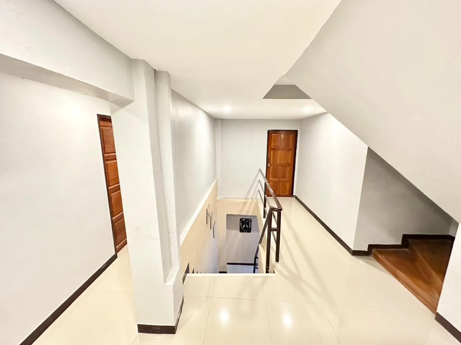 Kitchen or kitchenette in Baan at Khaosan Hostel