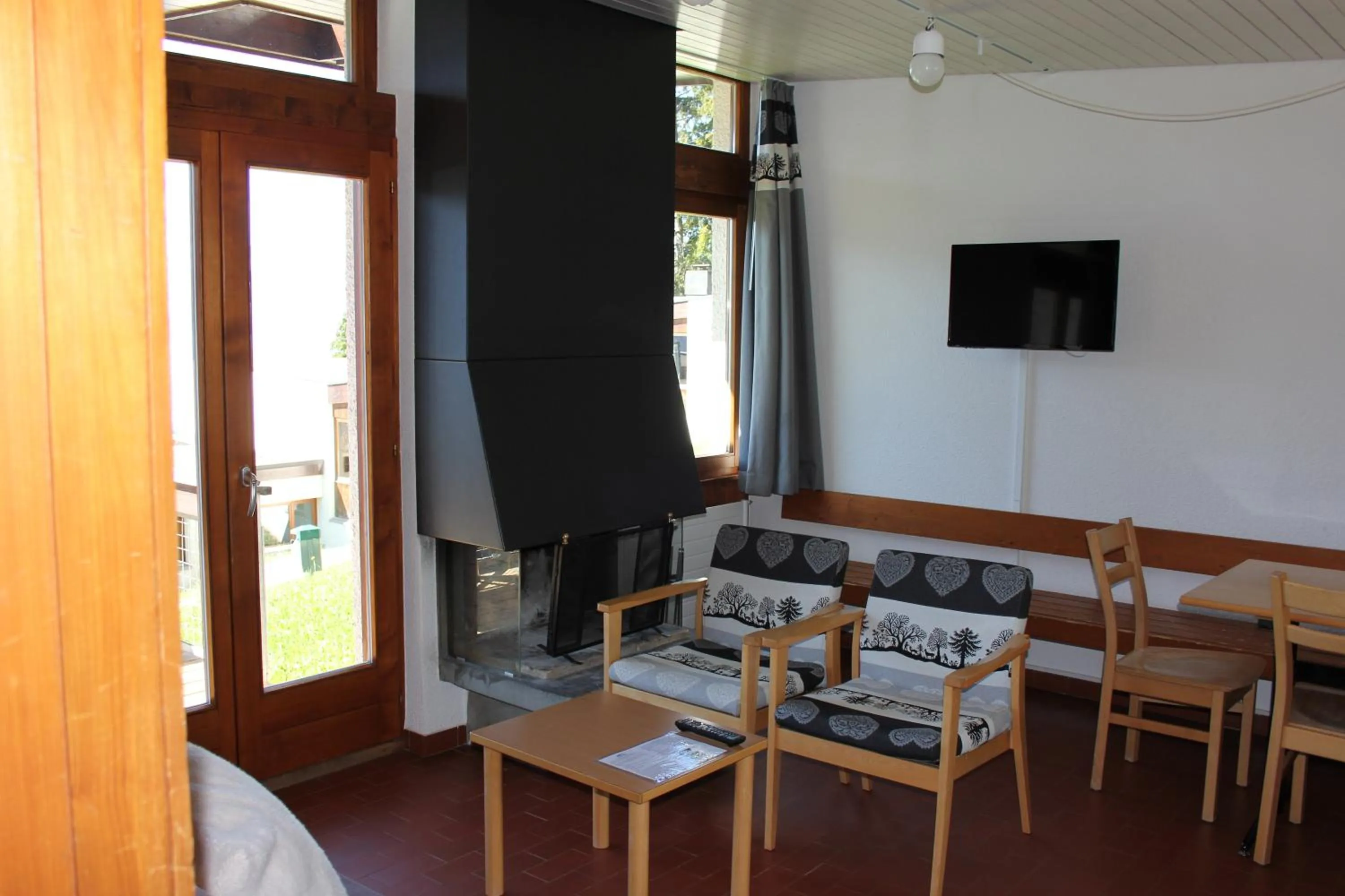 Photo of the whole room in Leysin Lodge