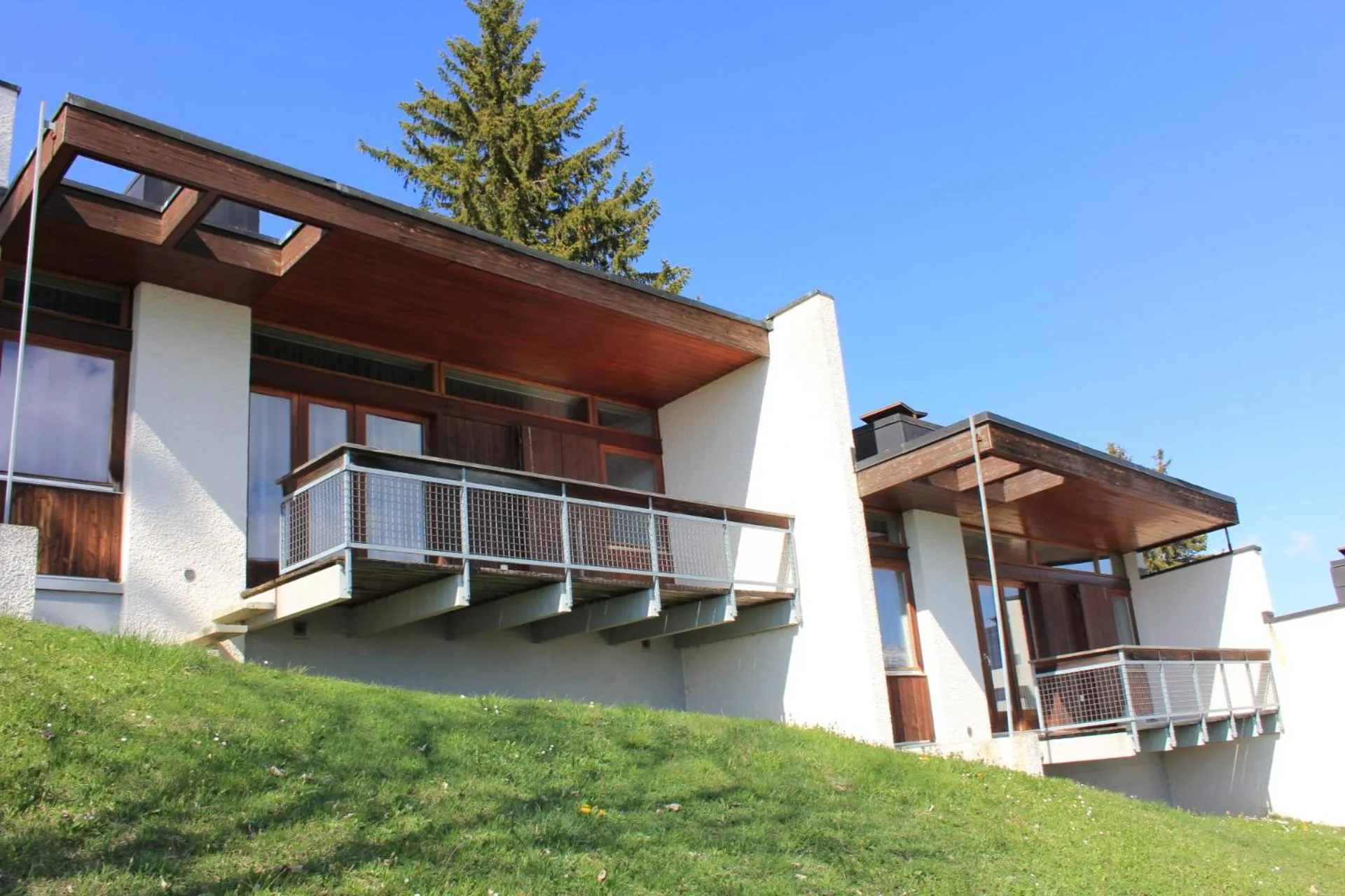 Property building in Leysin Lodge