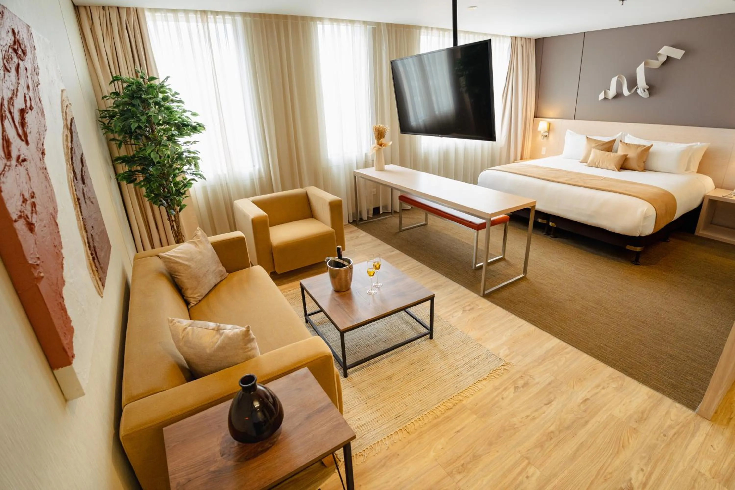 Living room, Bed in Liv Zona G Hotel By Sarasti