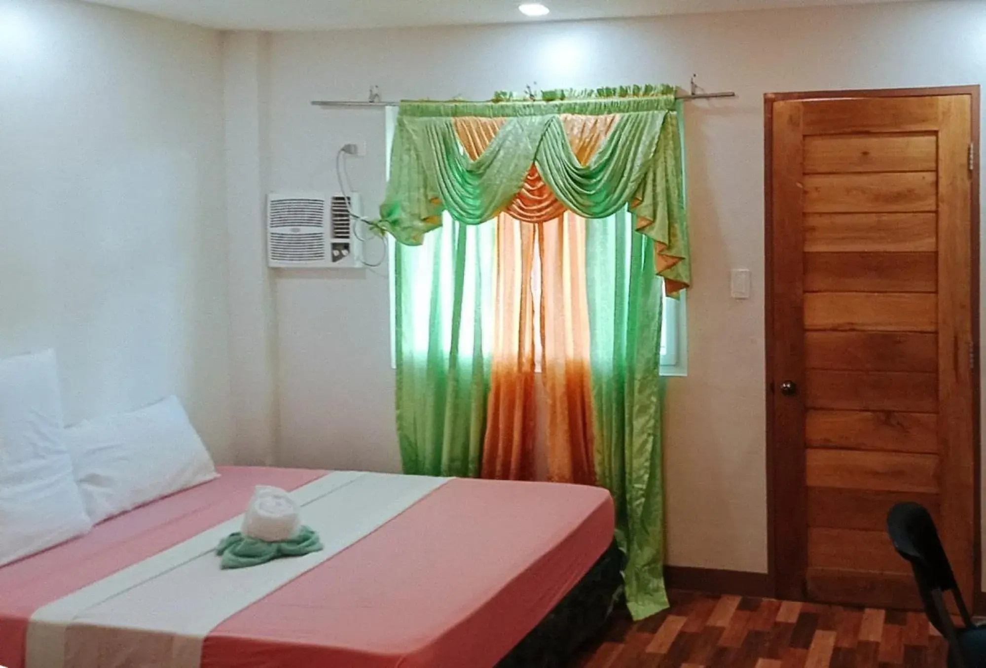Bed in RedDoorz @ 4ks Pension House Bogo City Cebu Bed in RedDoorz @ 4ks Pension House Bogo City Cebu