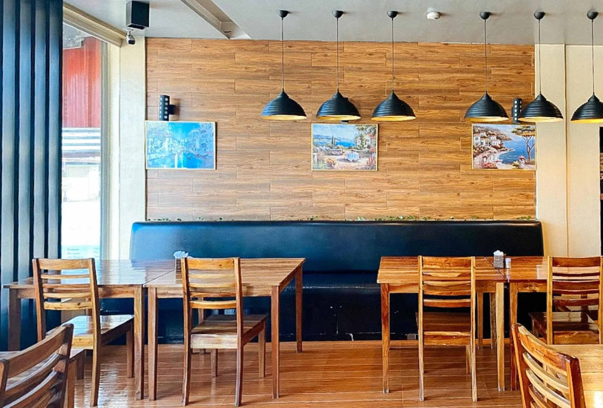 Restaurant/places to eat in RedDoorz @ 4ks Pension House Bogo City Cebu