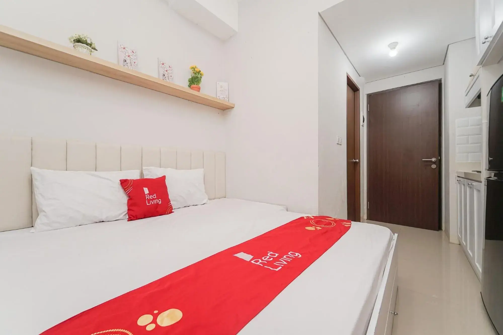 Bed in RedLiving Apartemen Transpark Juanda - Frams Properti Tower Jade with Netflix Bed in RedLiving Apartemen Transpark Juanda - Frams Properti Tower Jade with Netflix