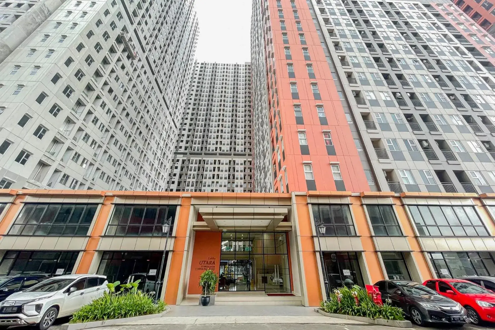 Property building in RedLiving Apartemen Transpark Juanda - Frams Properti Tower Jade with Netflix Property building in RedLiving Apartemen Transpark Juanda - Frams Properti Tower Jade with Netflix