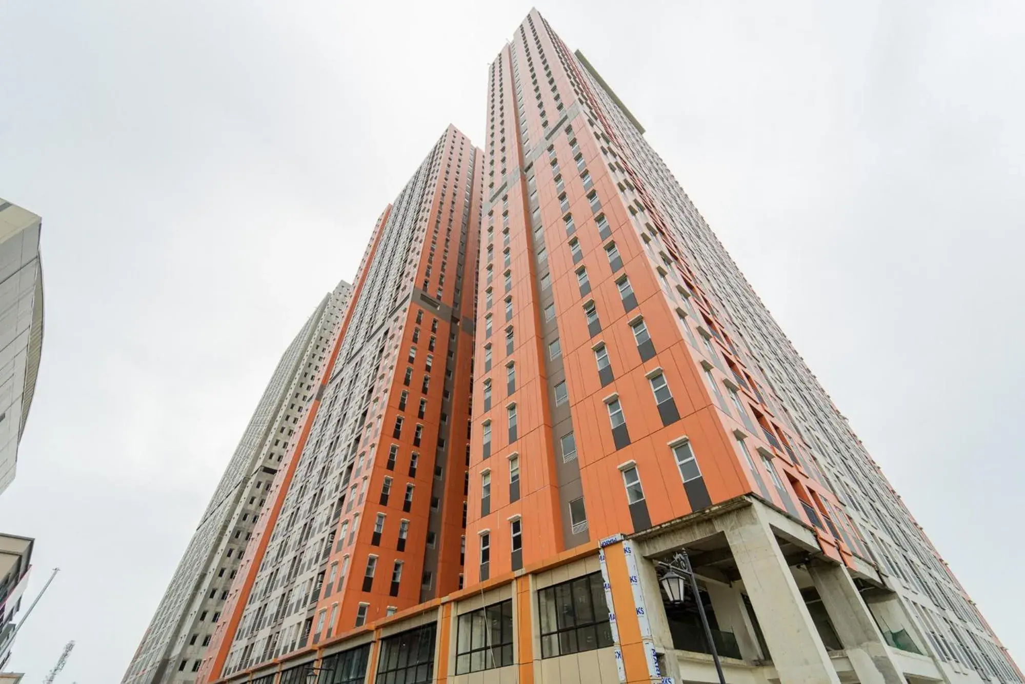 Property building in RedLiving Apartemen Transpark Juanda - Frams Properti Tower Jade with Netflix Property building in RedLiving Apartemen Transpark Juanda - Frams Properti Tower Jade with Netflix
