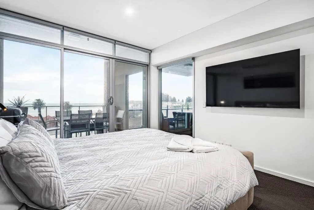 Bed in Penthouse 406 The Frontage Victor Harbor