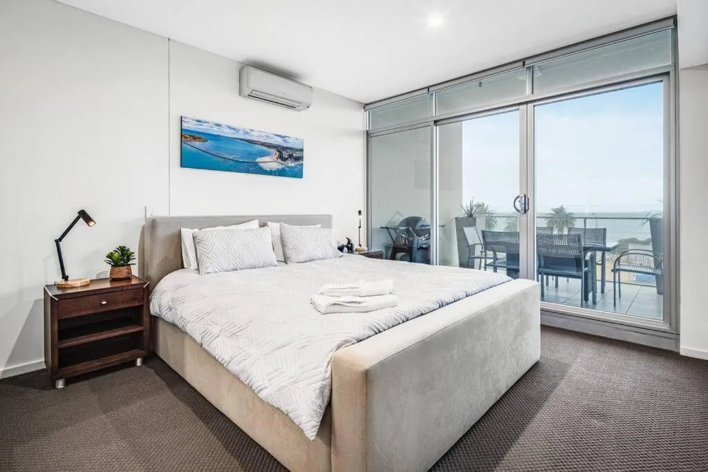 Bed in Penthouse 406 The Frontage Victor Harbor