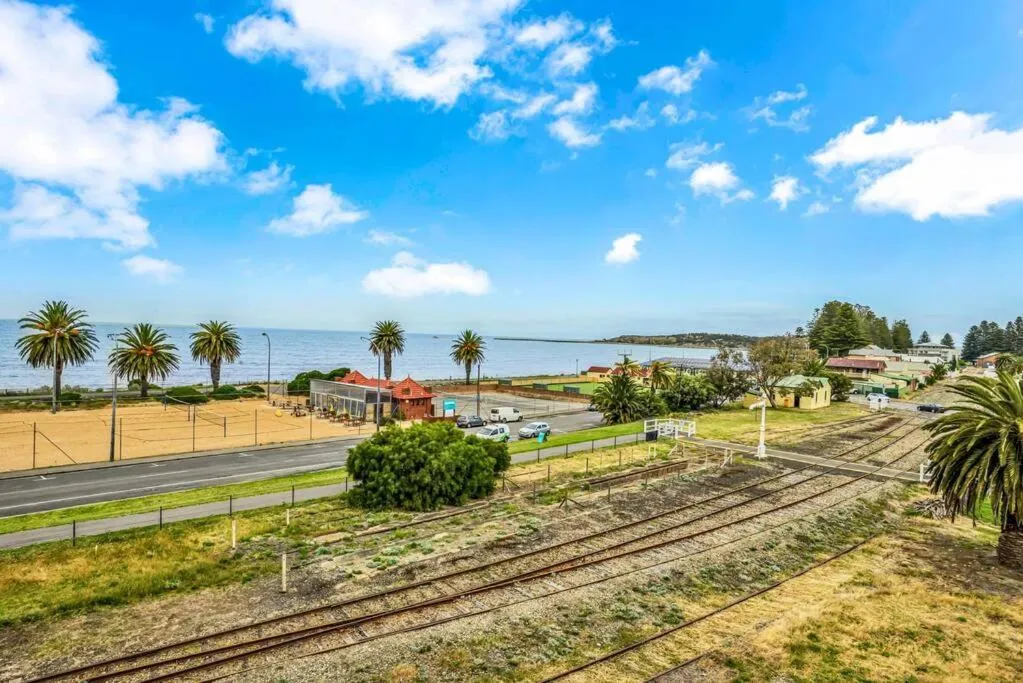 Penthouse 406 The Frontage Victor Harbor