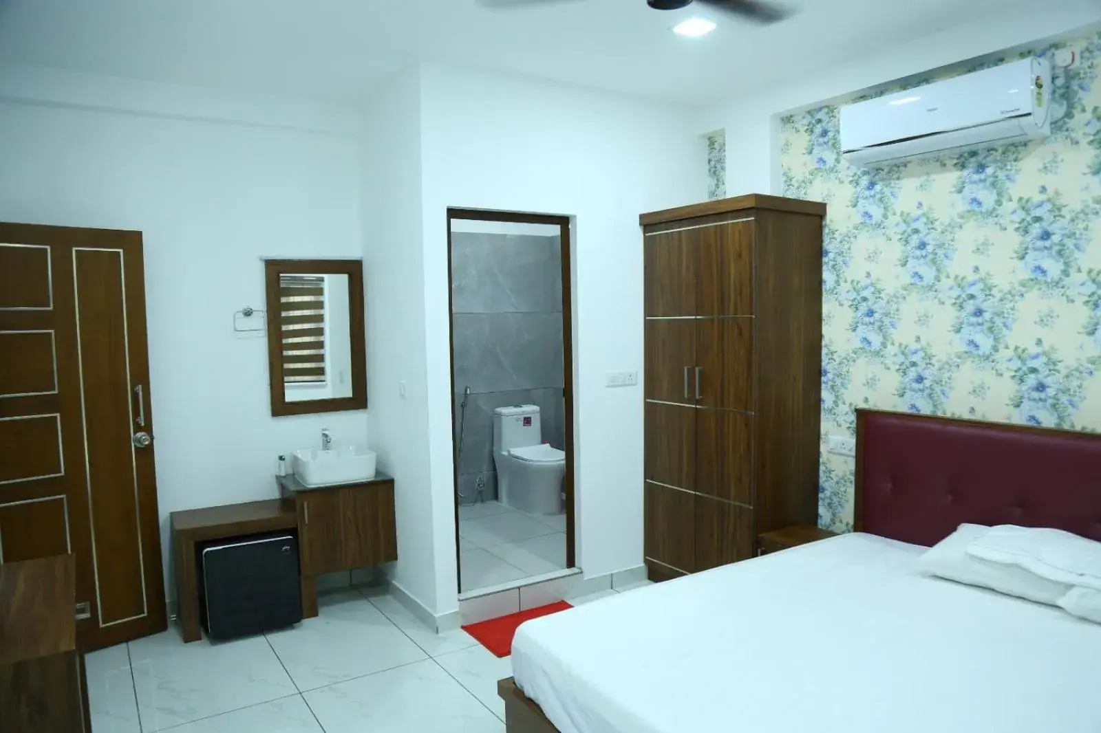 Bedroom, Bed in Kurianplackal Residency Bedroom, Bed in Kurianplackal Residency