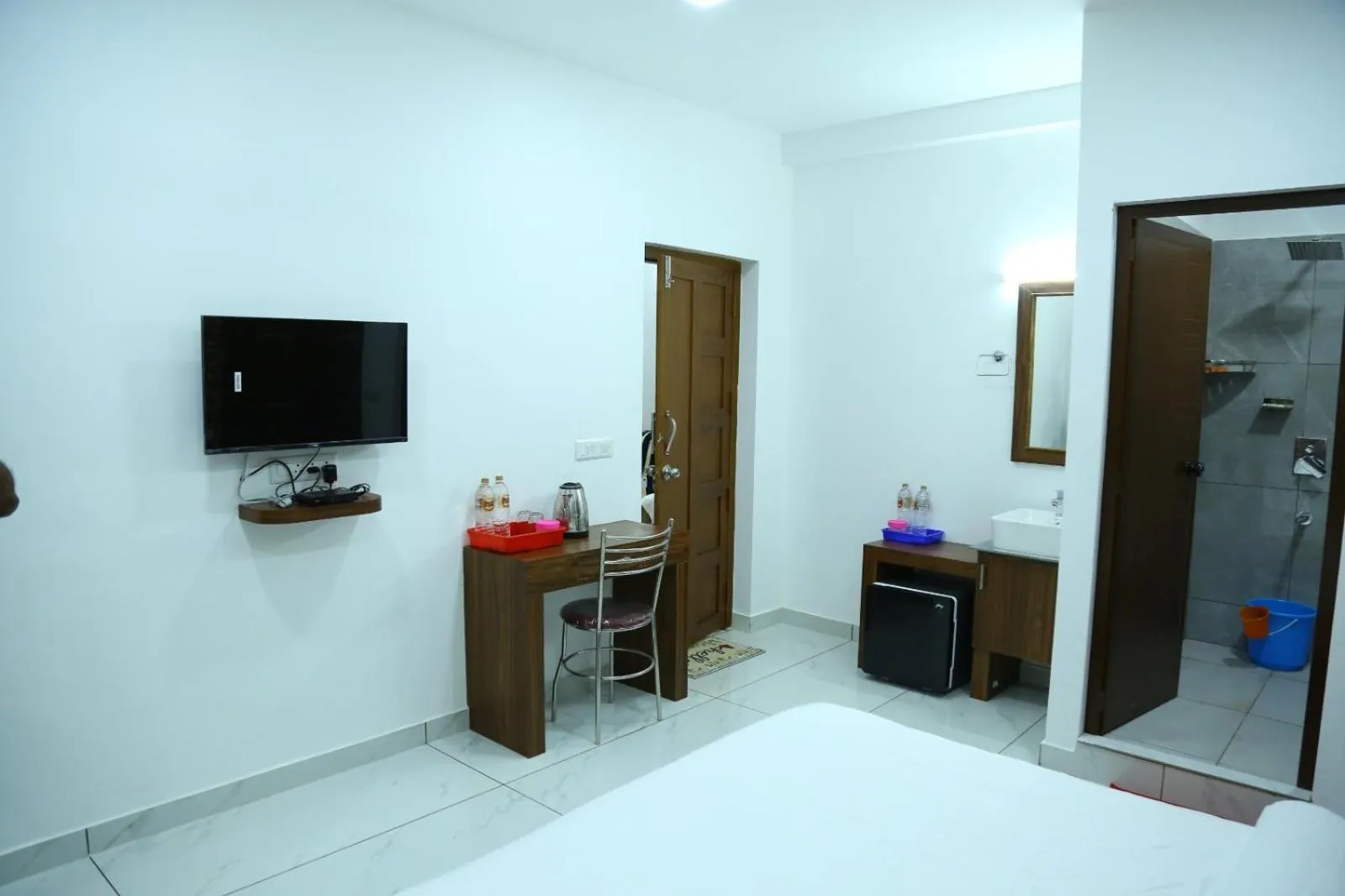 TV and multimedia in Kurianplackal Residency