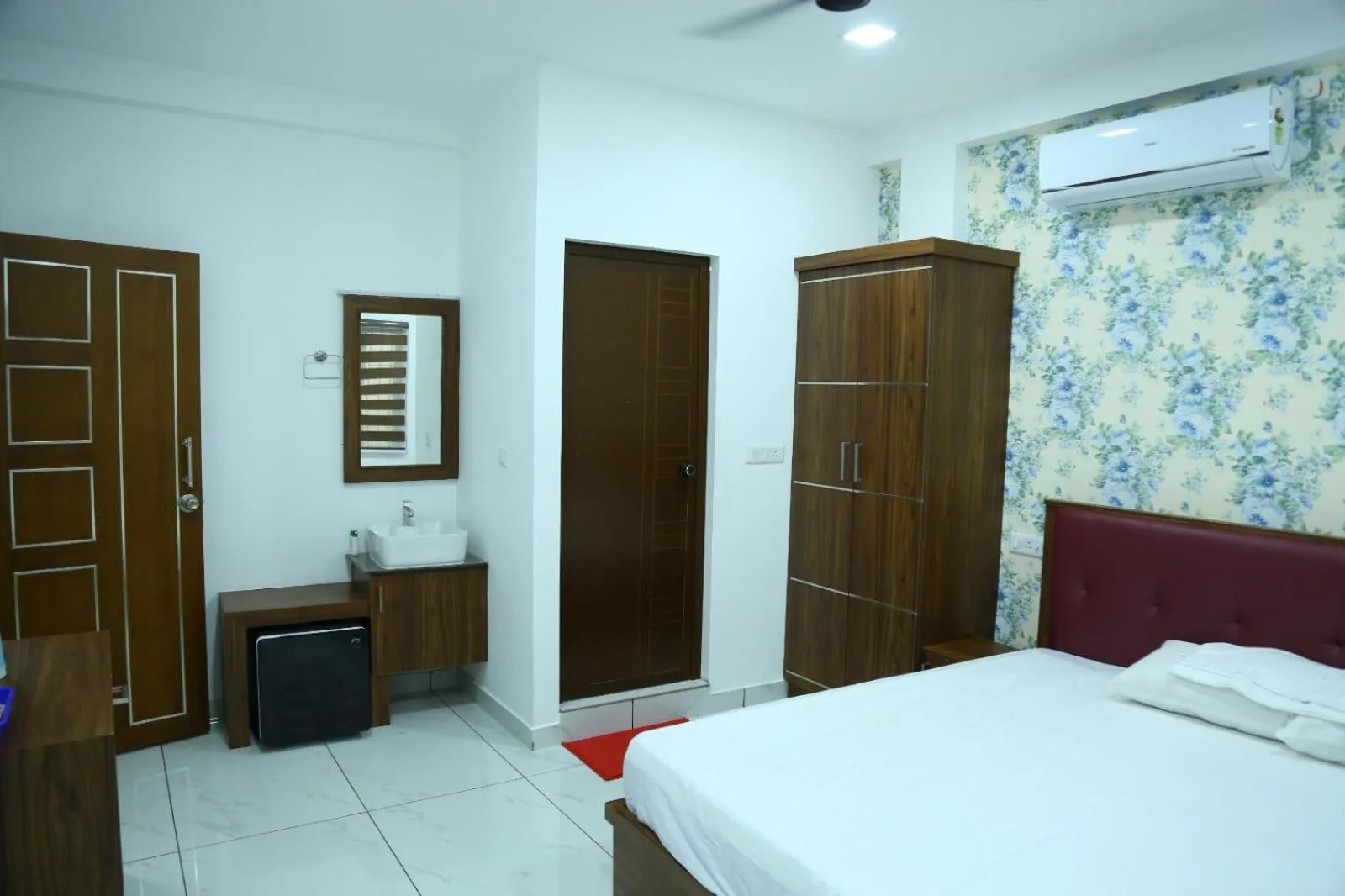 Bed in Kurianplackal Residency