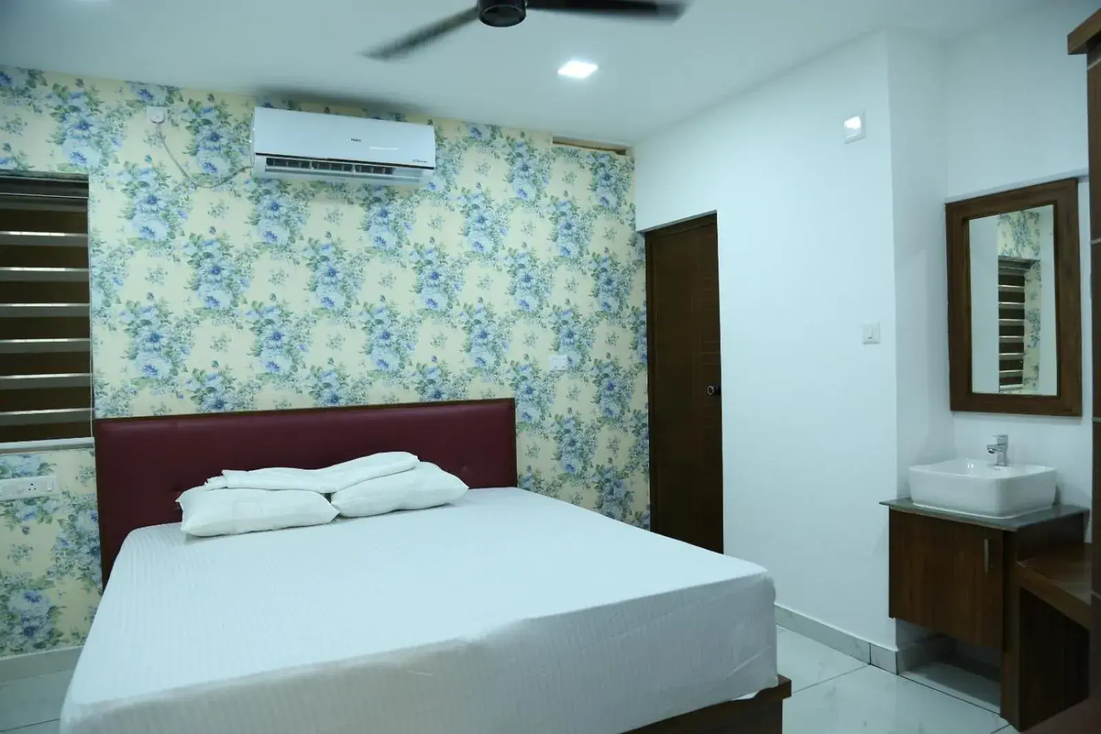 Bed in Kurianplackal Residency Bed in Kurianplackal Residency