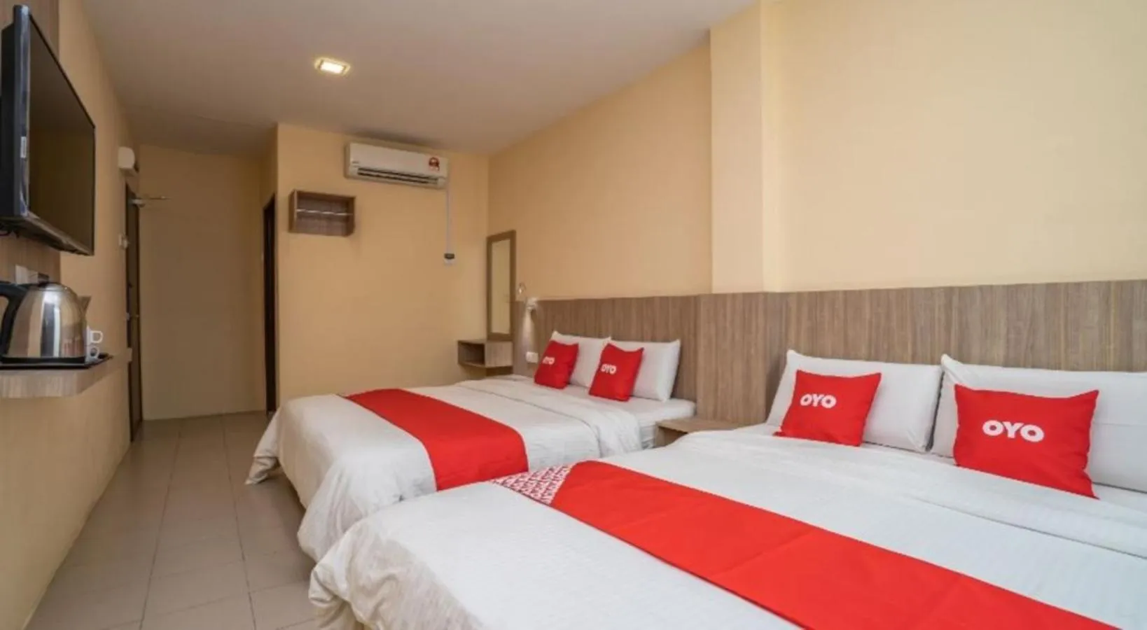 Bed in Hotel The Island