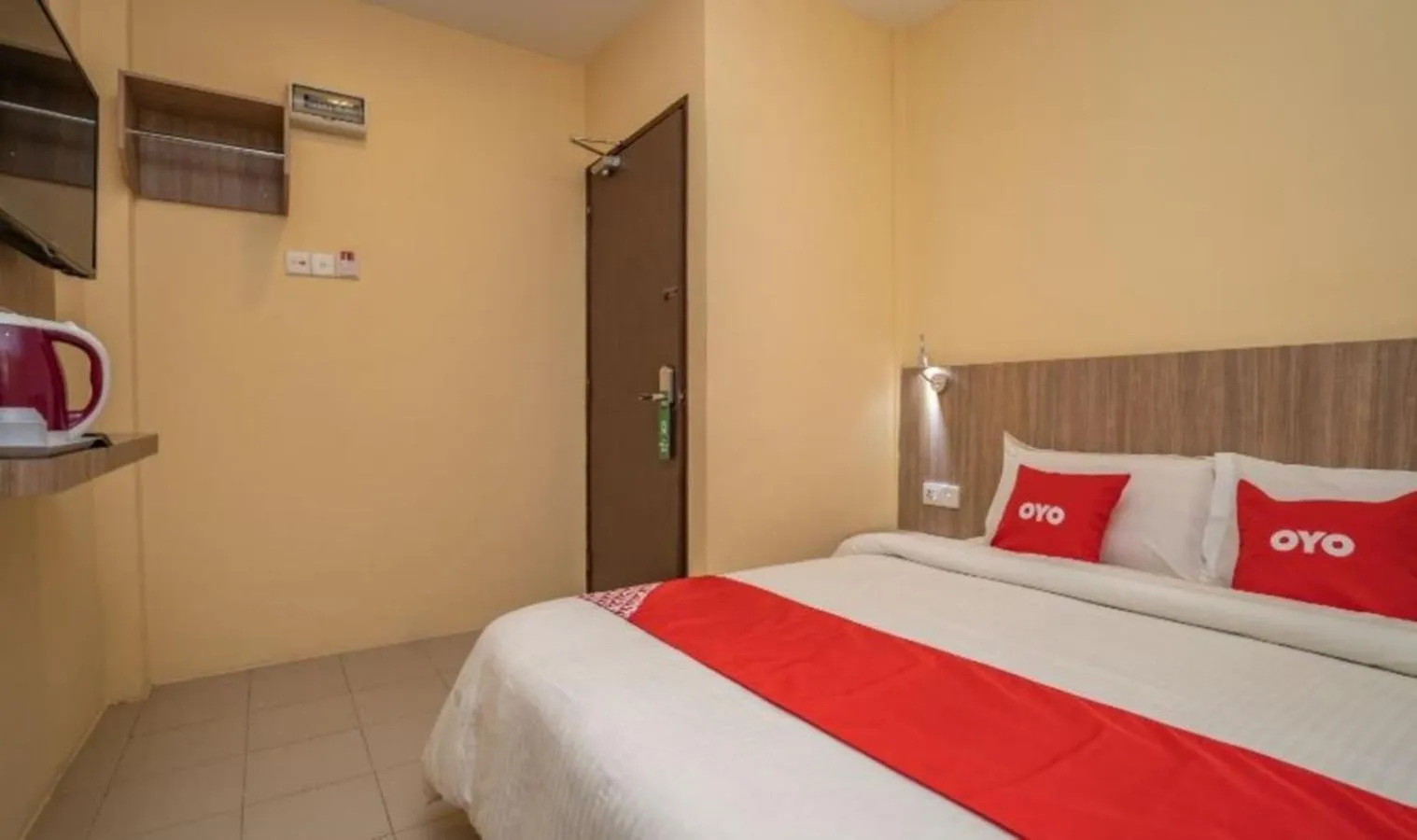 Bed in Hotel The Island