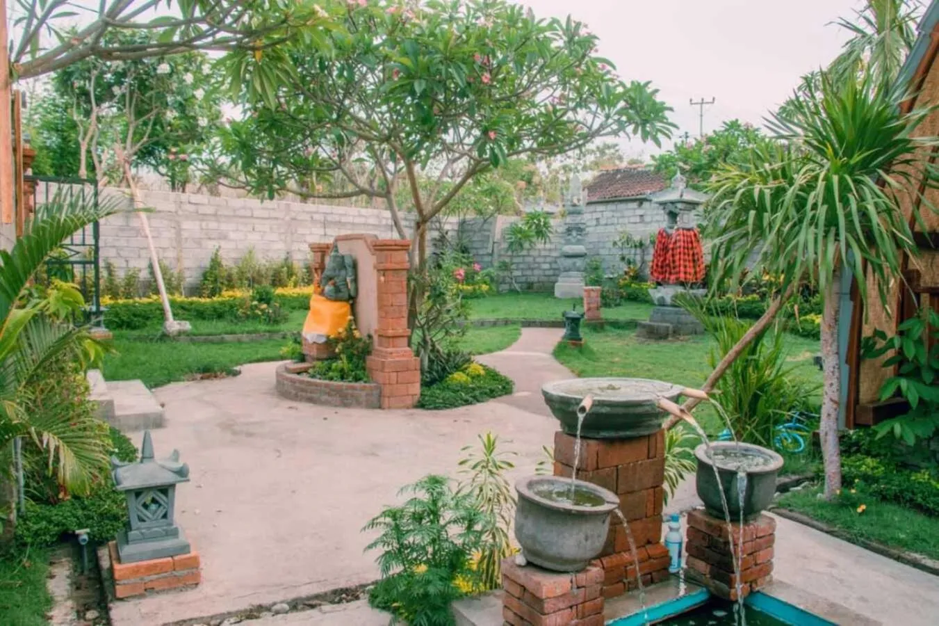 Property building in Maha Nusa Menjangan