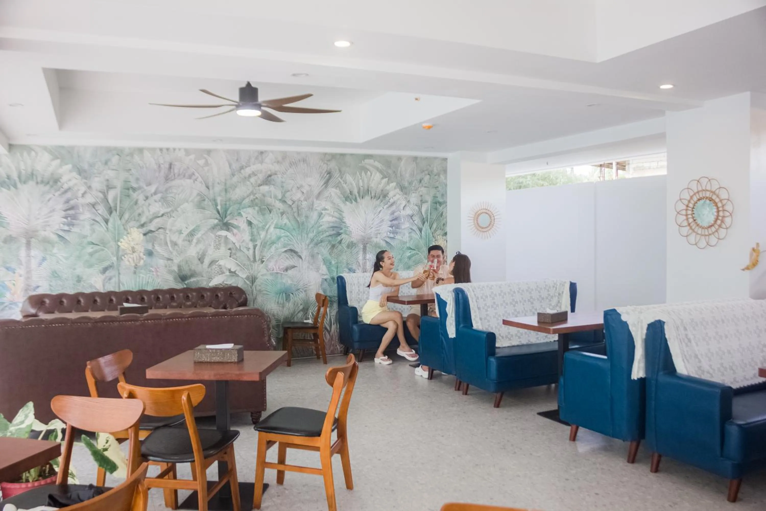 Restaurant/places to eat in Bohol Dolphin Bay Resort