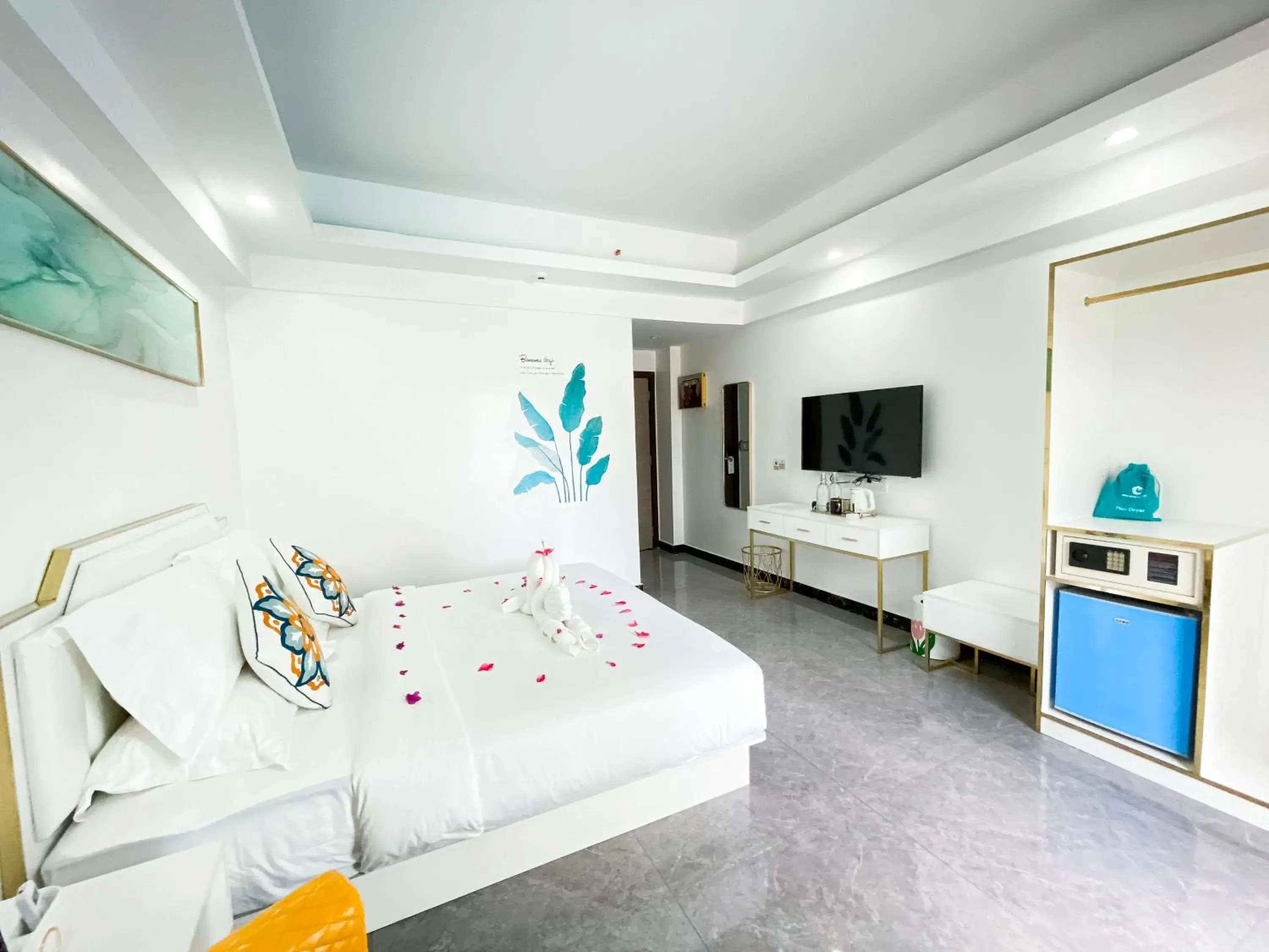 Twin Room with Pool View in Bohol Dolphin Bay Resort Twin Room with Pool View in Bohol Dolphin Bay Resort