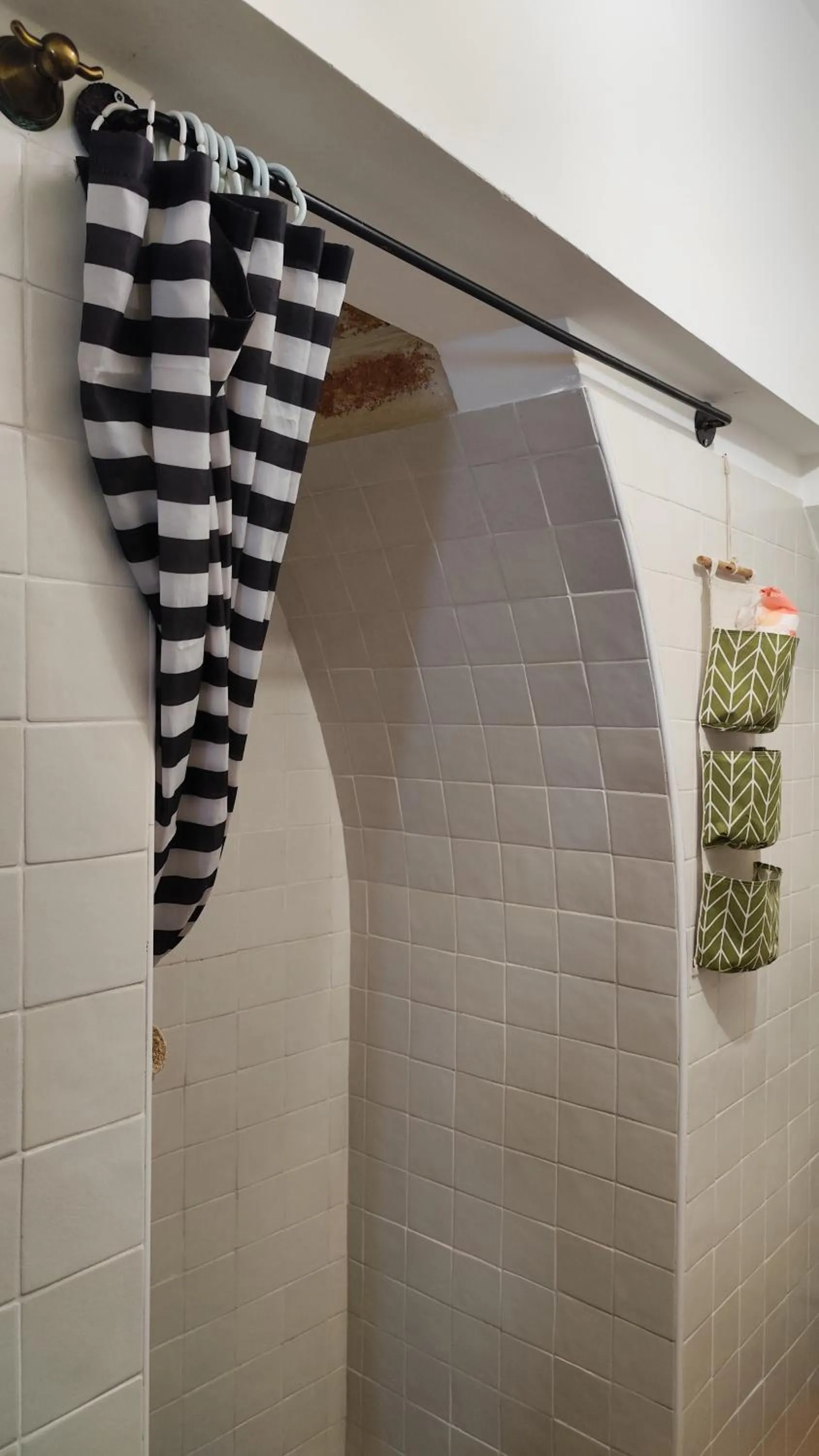 Shower in White Suite B&B
