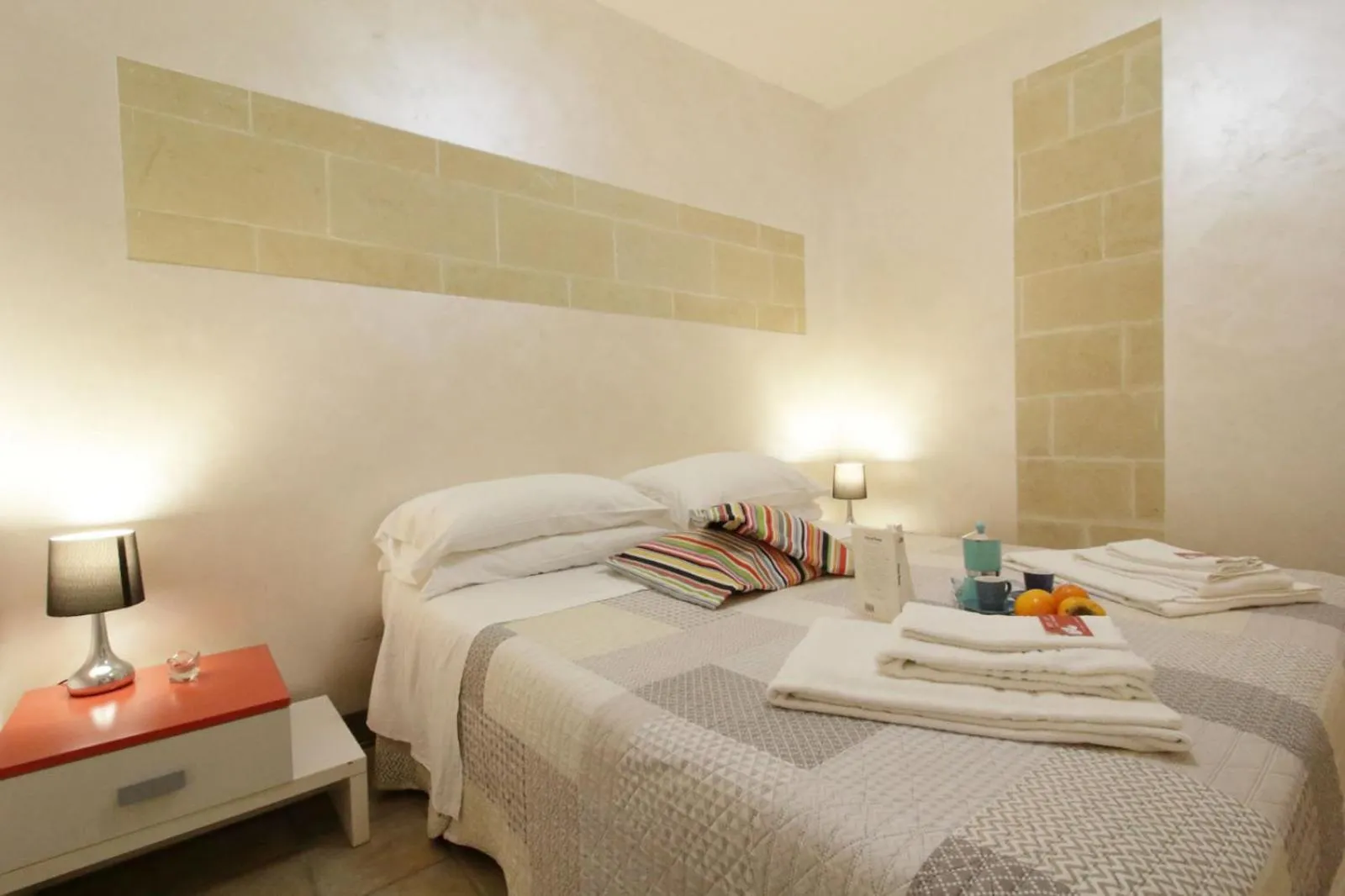 Photo of the whole room, Bed in White Suite B&B