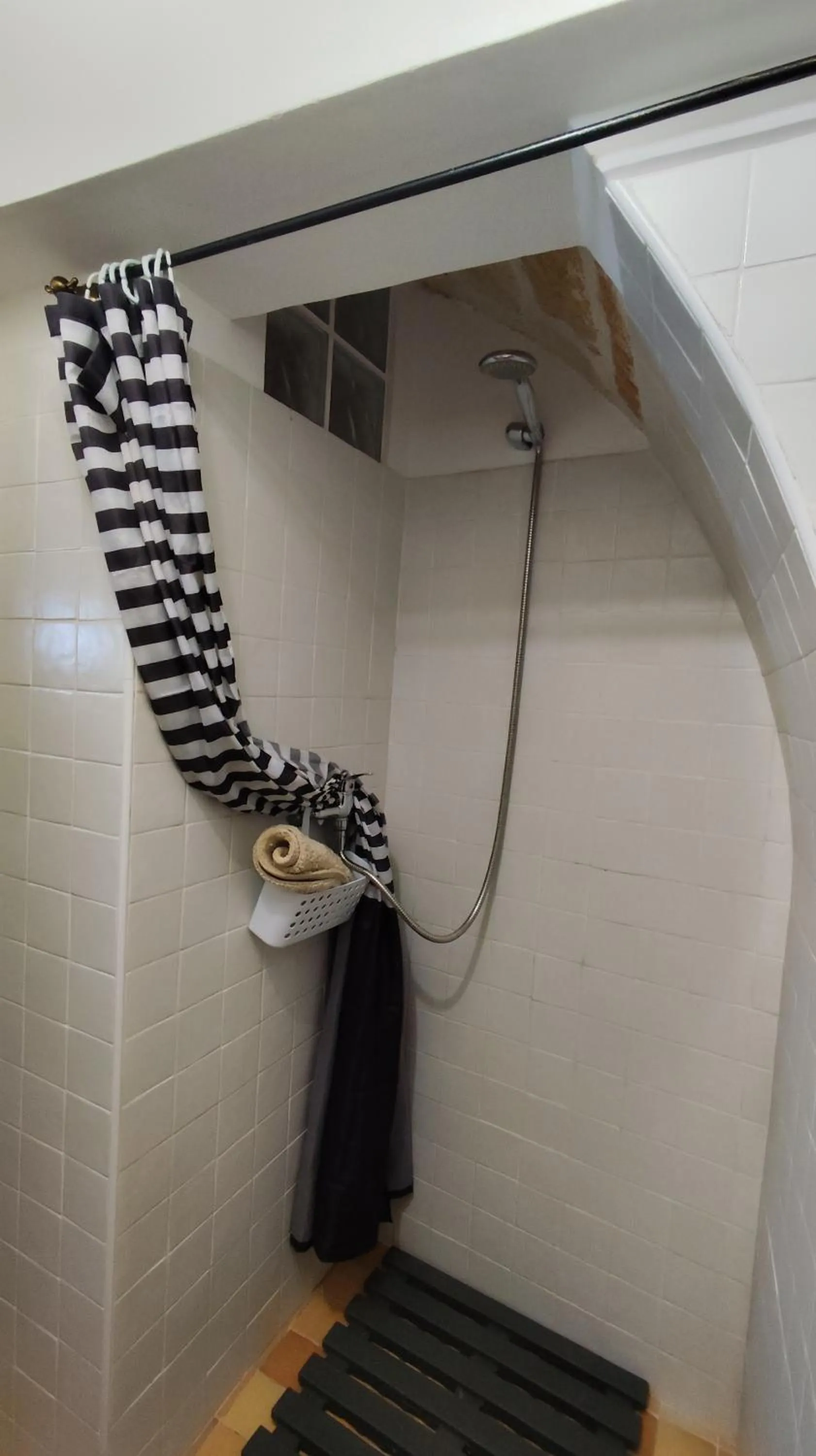 Shower in White Suite B&B