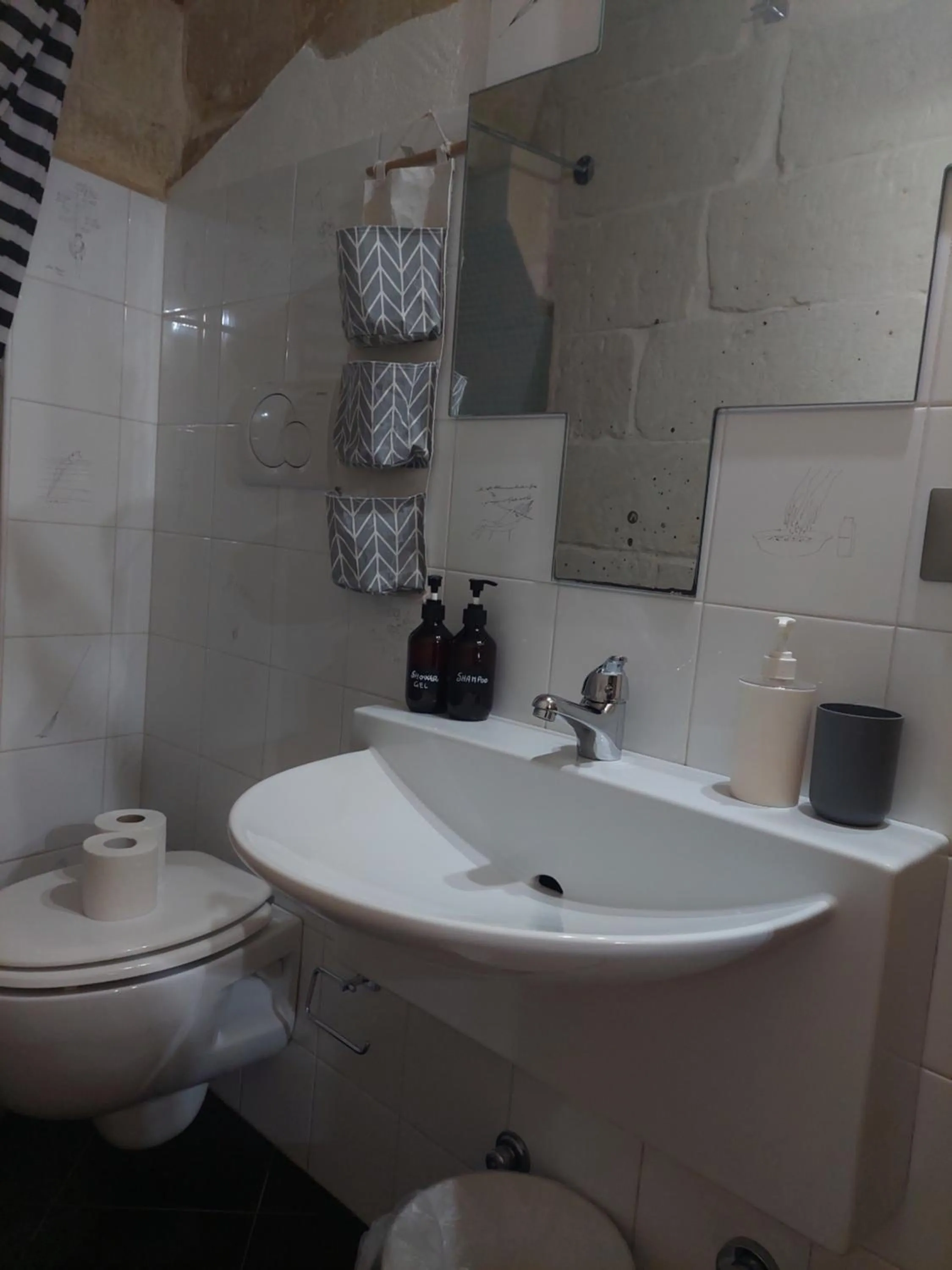 Bathroom in White Suite B&B