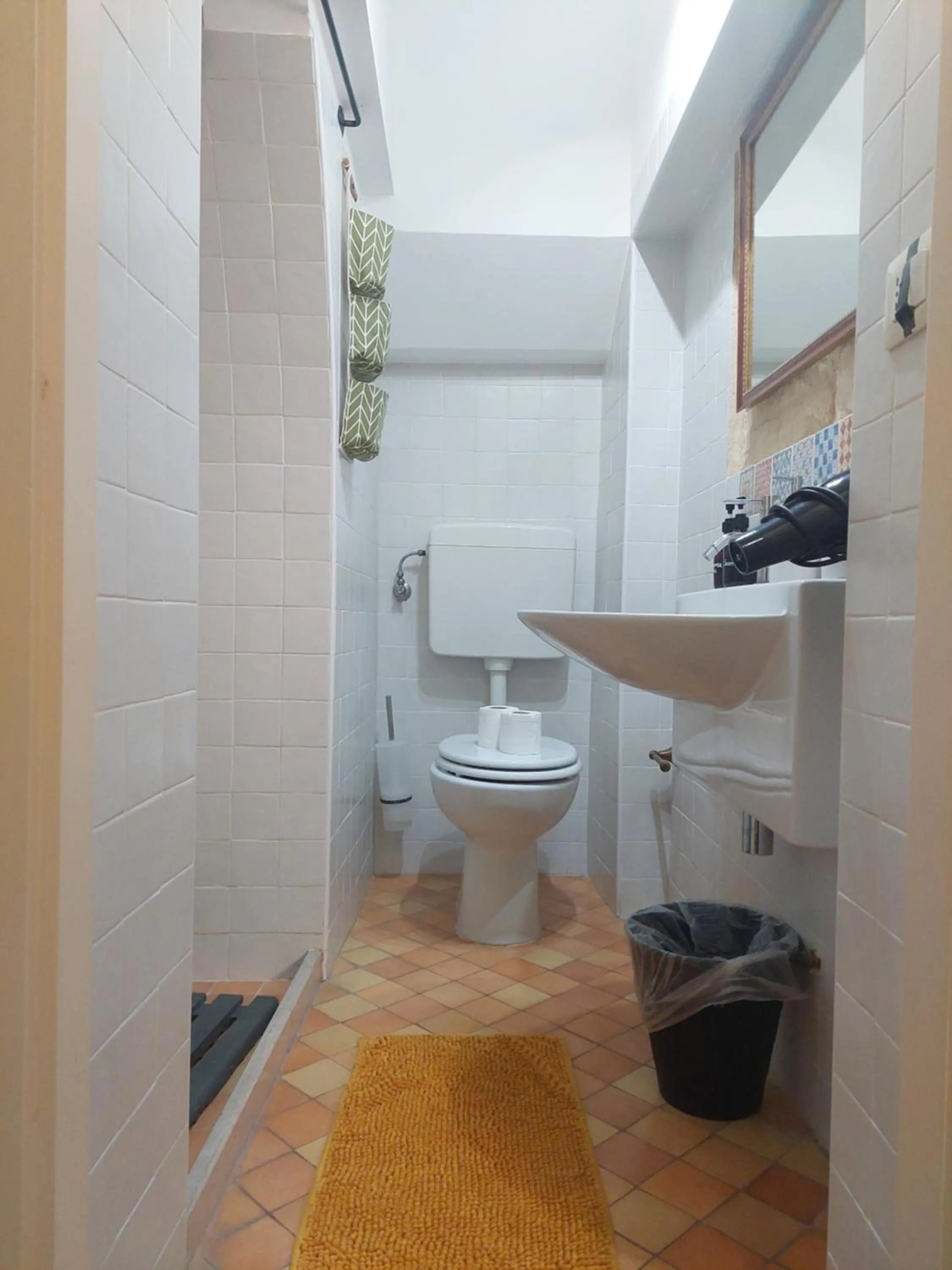 Toilet in White Suite B&B