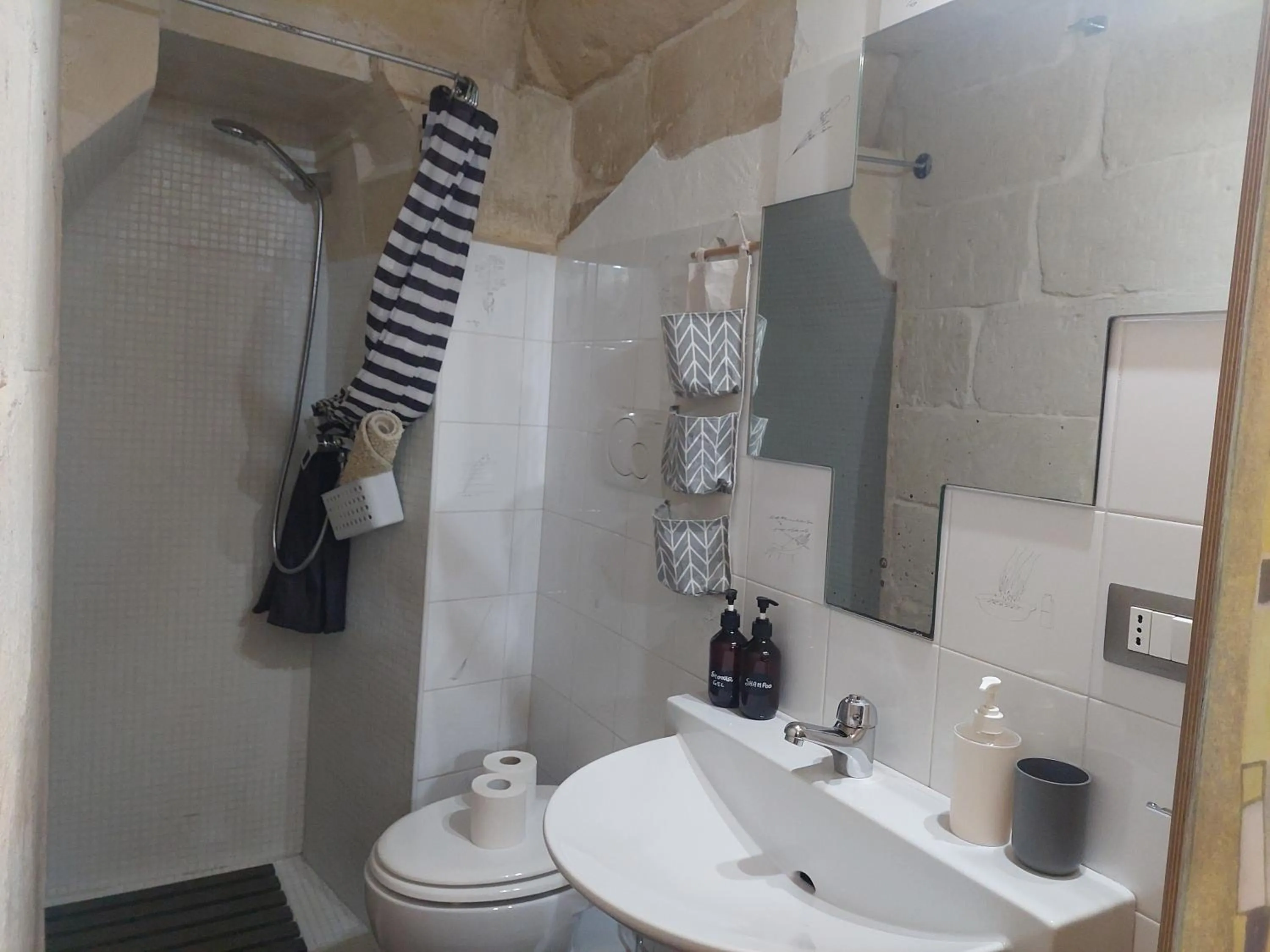 Bathroom in White Suite B&B
