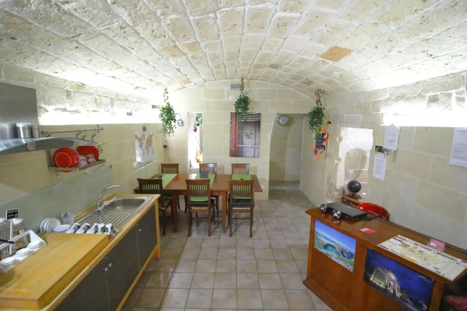 Communal kitchen in White Suite B&B