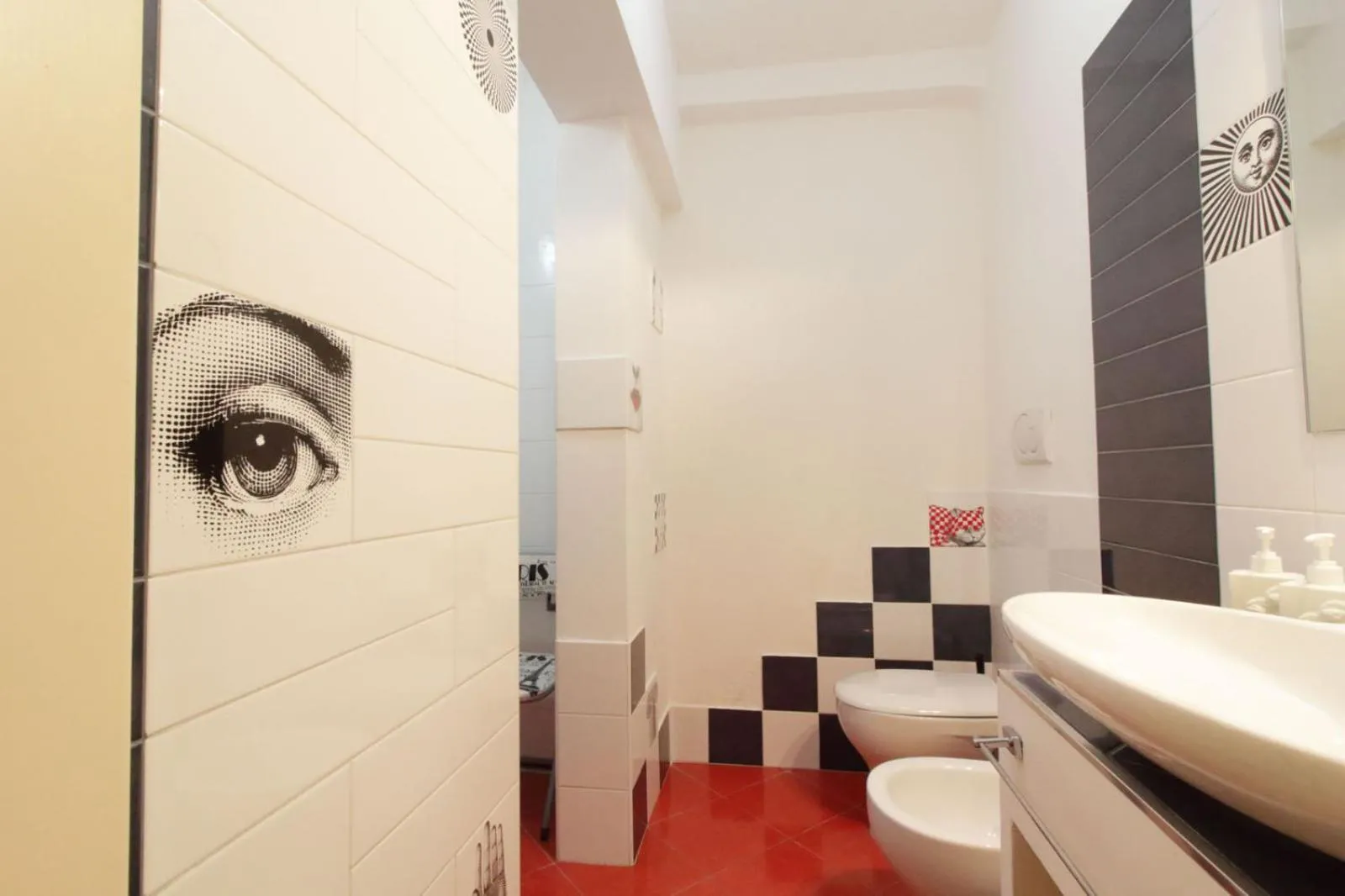Bathroom in White Suite B&B