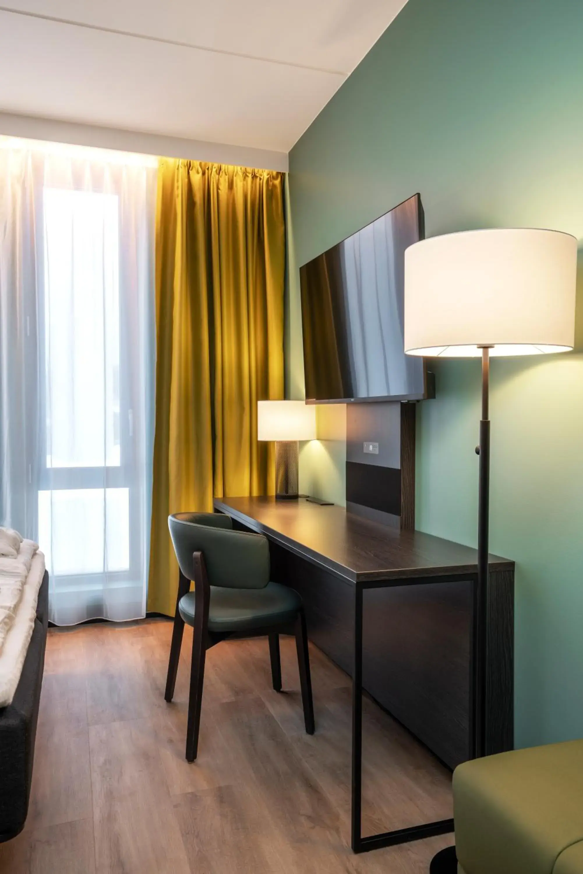 TV and multimedia, Bed in Thon Hotel Snø TV and multimedia, Bed in Thon Hotel Snø