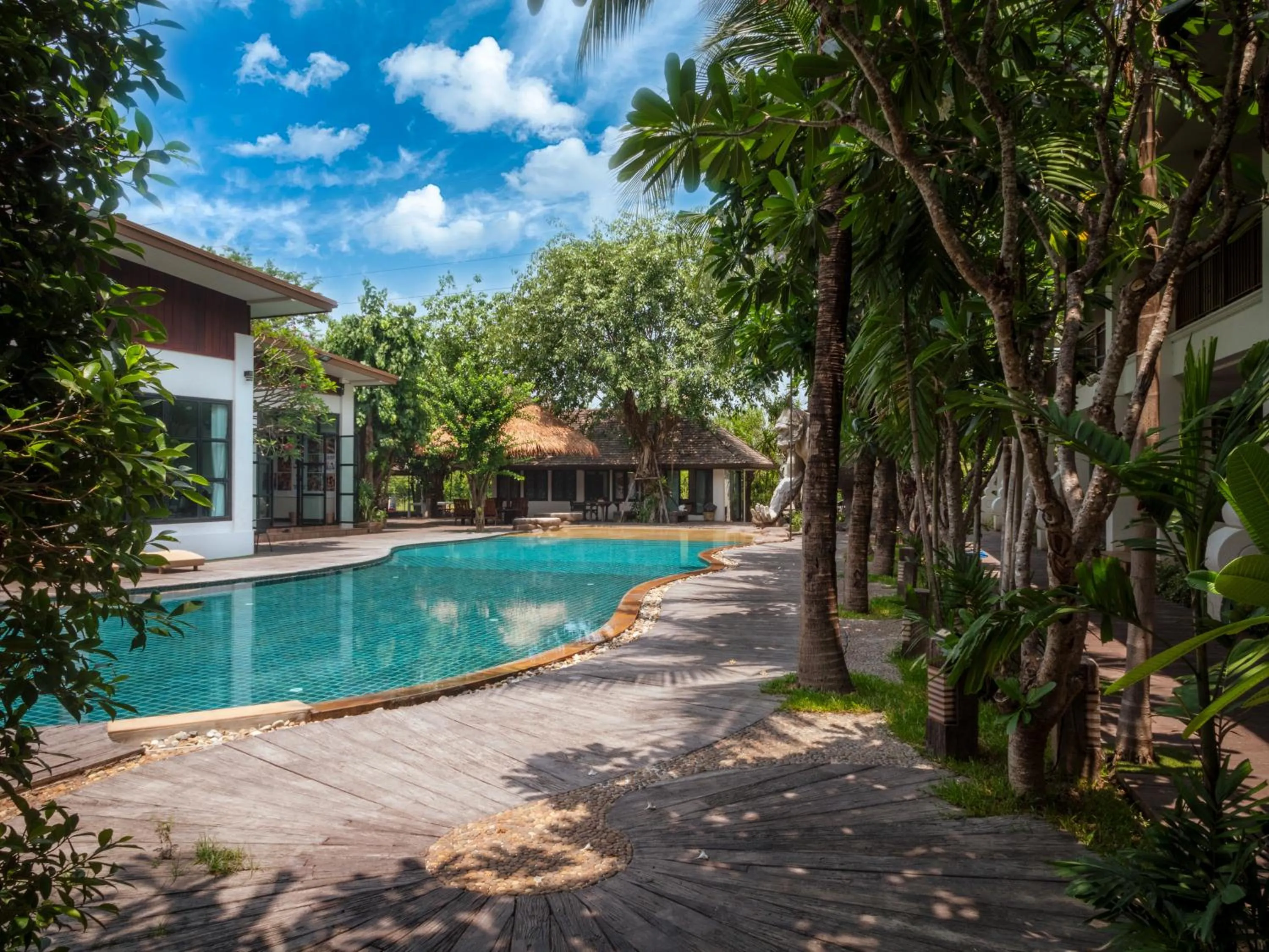 Property building in Beaver Club Homestay