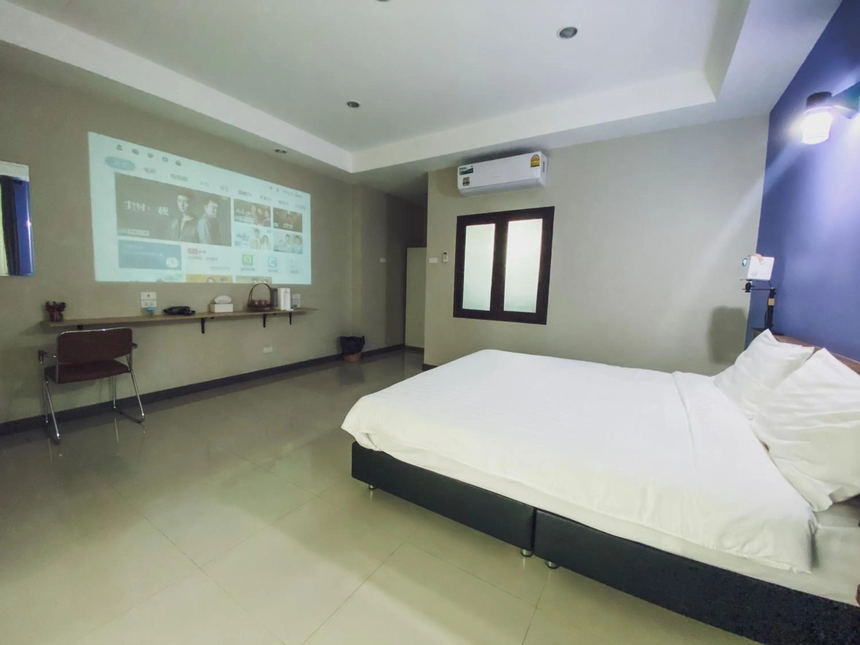 TV and multimedia in Beaver Club Homestay