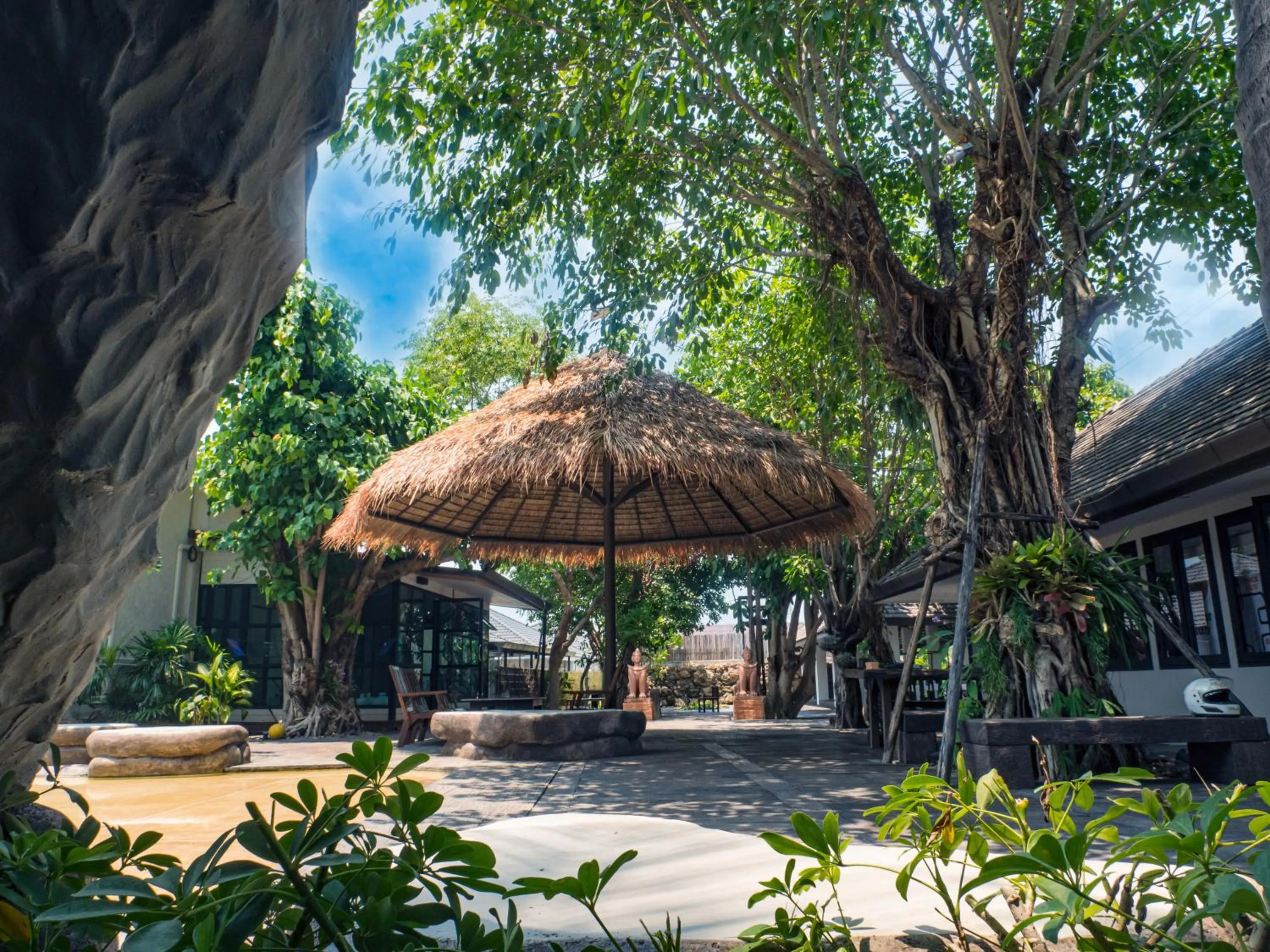 Property building in Beaver Club Homestay