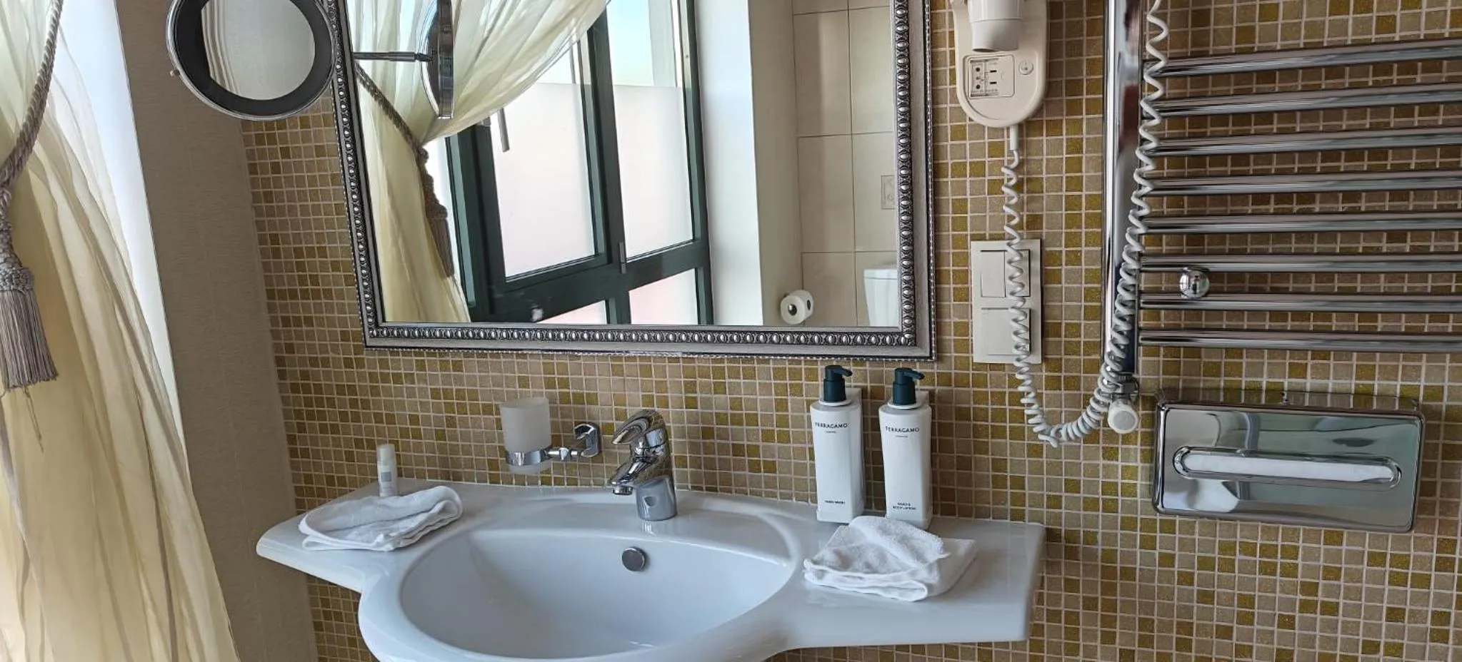 Bathroom in Savoy Hotel