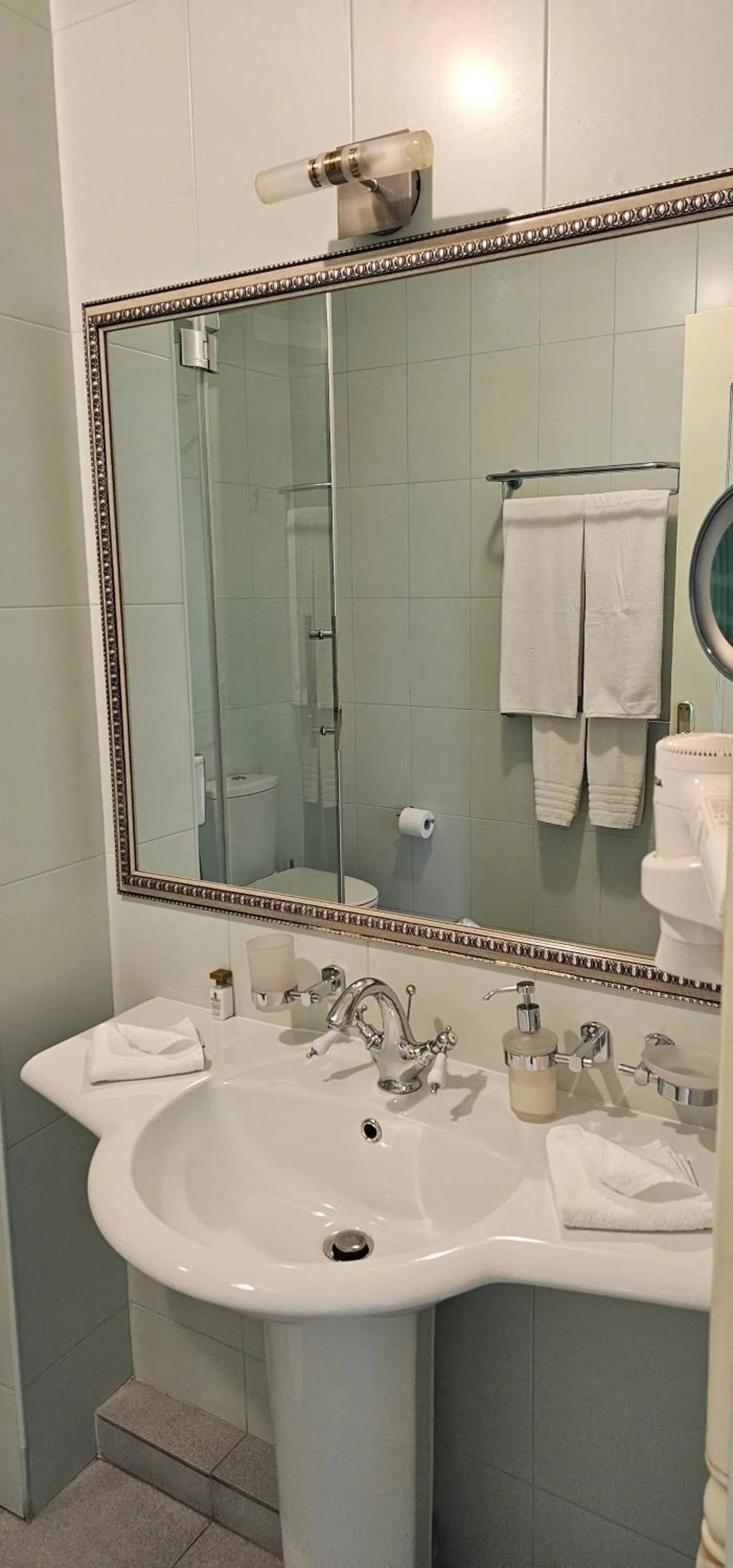 Bathroom in Savoy Hotel