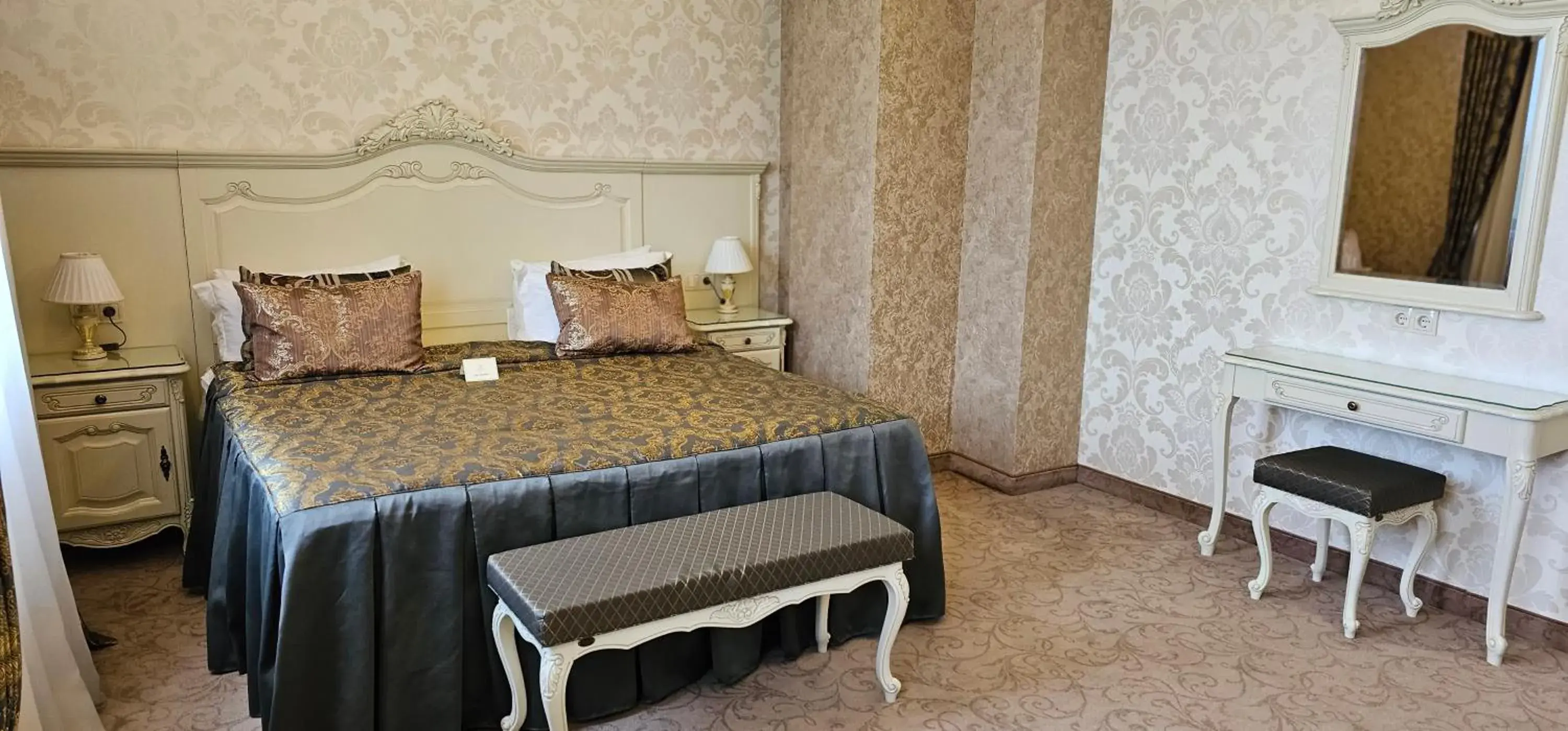 Bed in Savoy Hotel Bed in Savoy Hotel