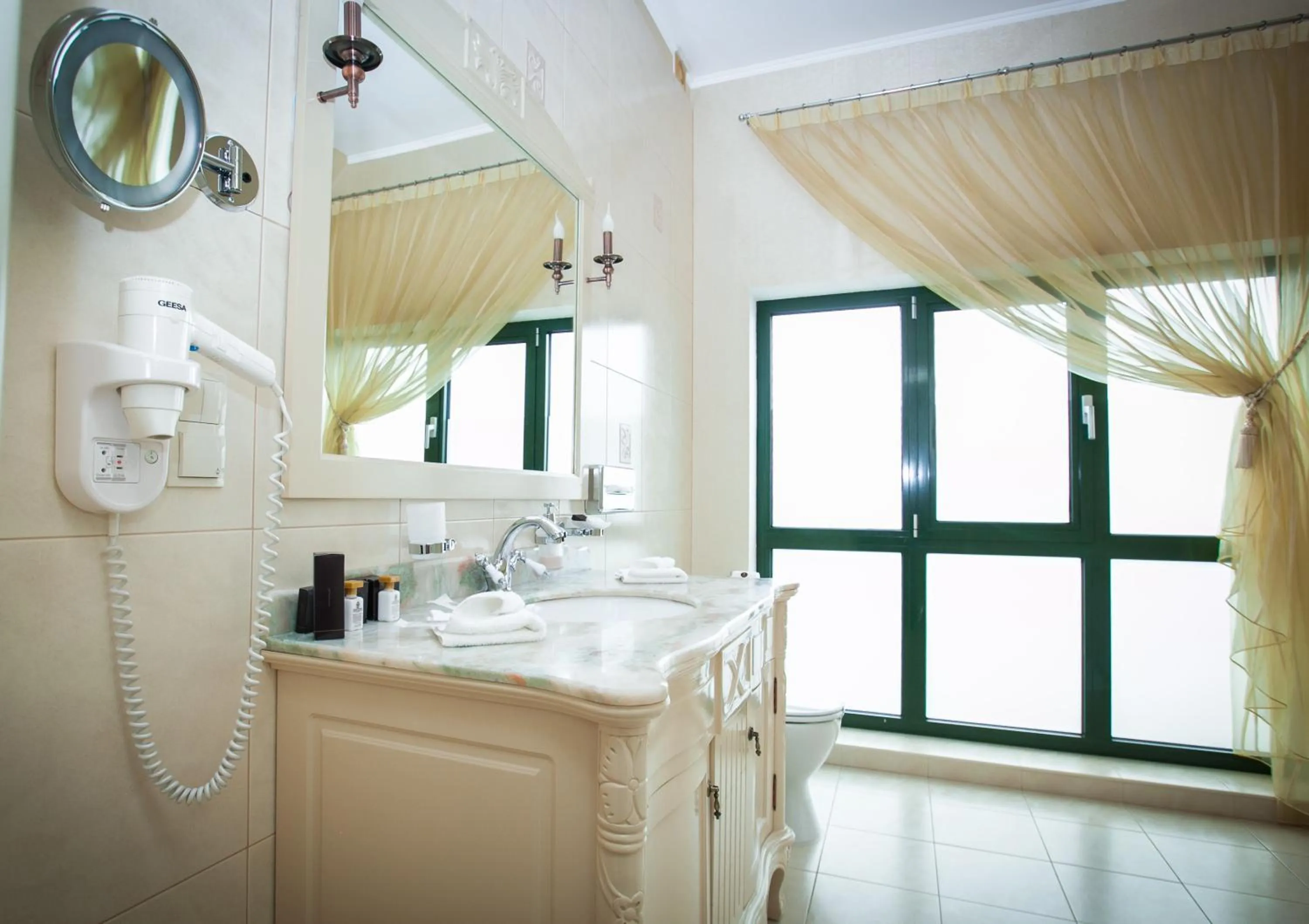 Bathroom in Savoy Hotel