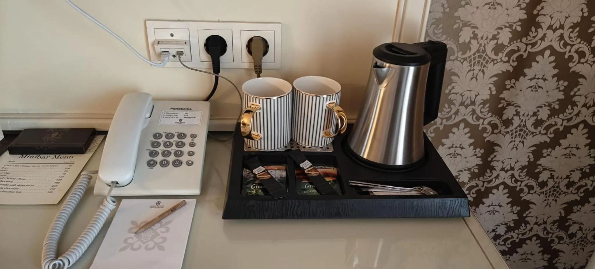 Coffee/tea facilities in Savoy Hotel