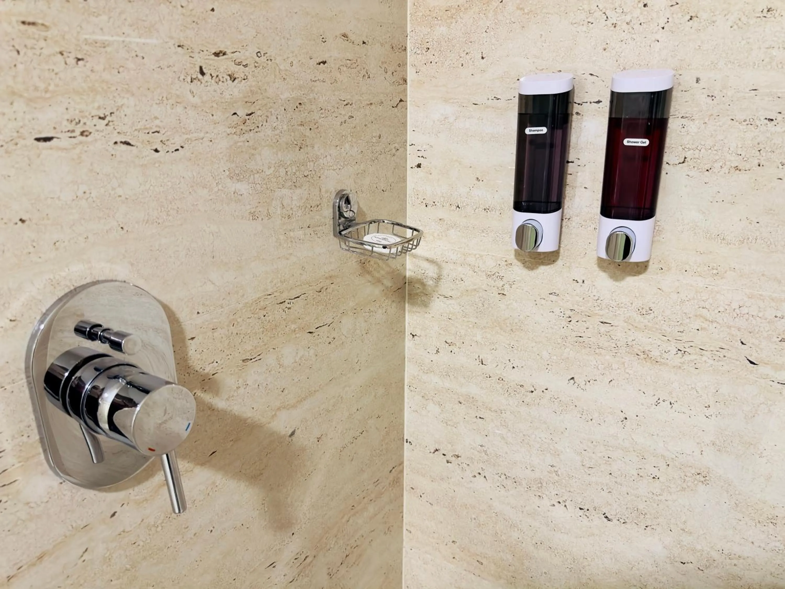 Shower in Poppys Pleasant Stay