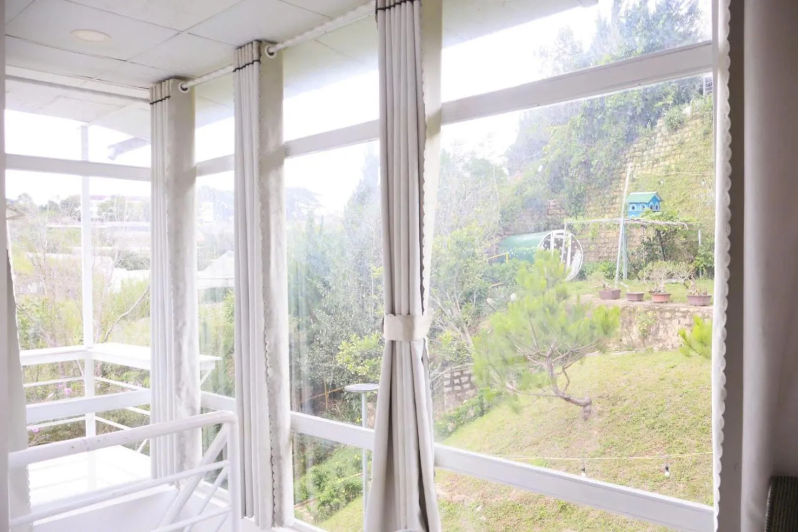 Day in Otel Hotel Dalat