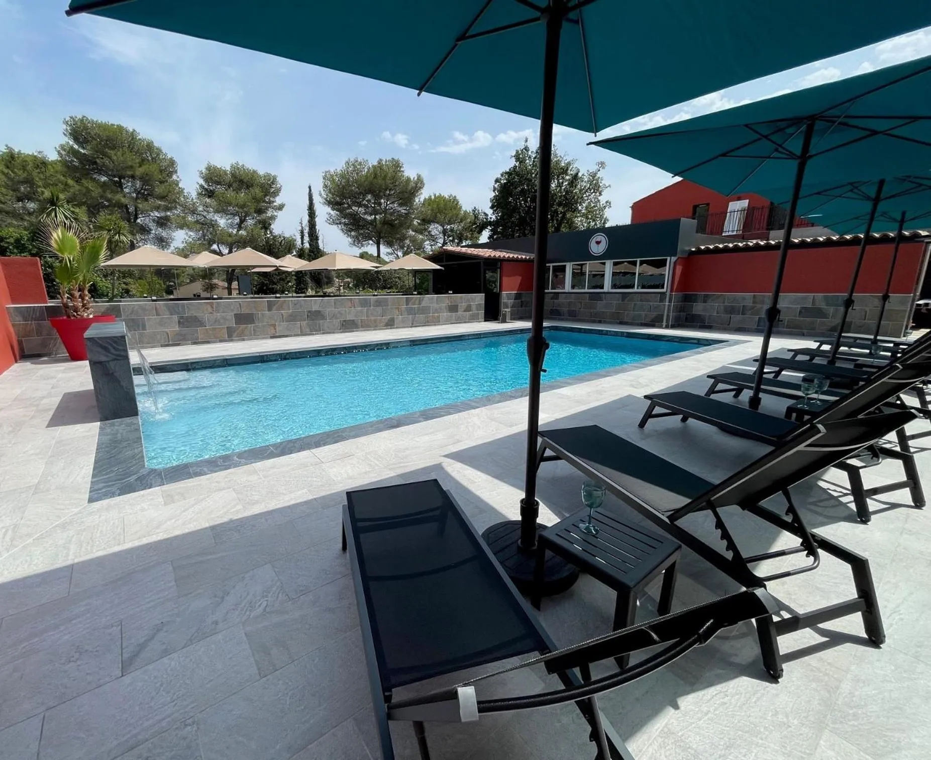 Swimming pool in Urban Style Cannes Mouans-Sartoux
