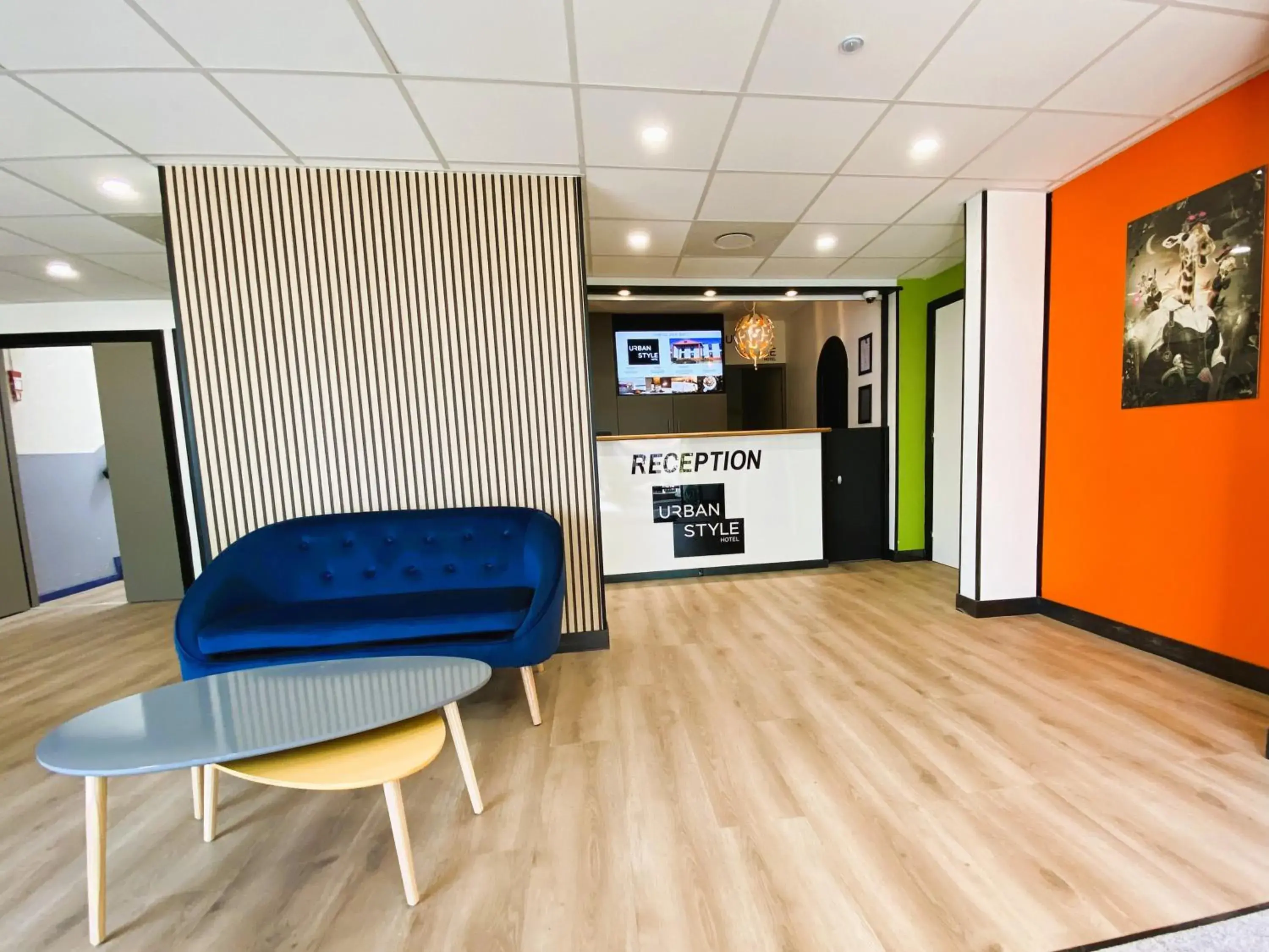 Living room in Urban Style Cannes Mouans-Sartoux Living room in Urban Style Cannes Mouans-Sartoux