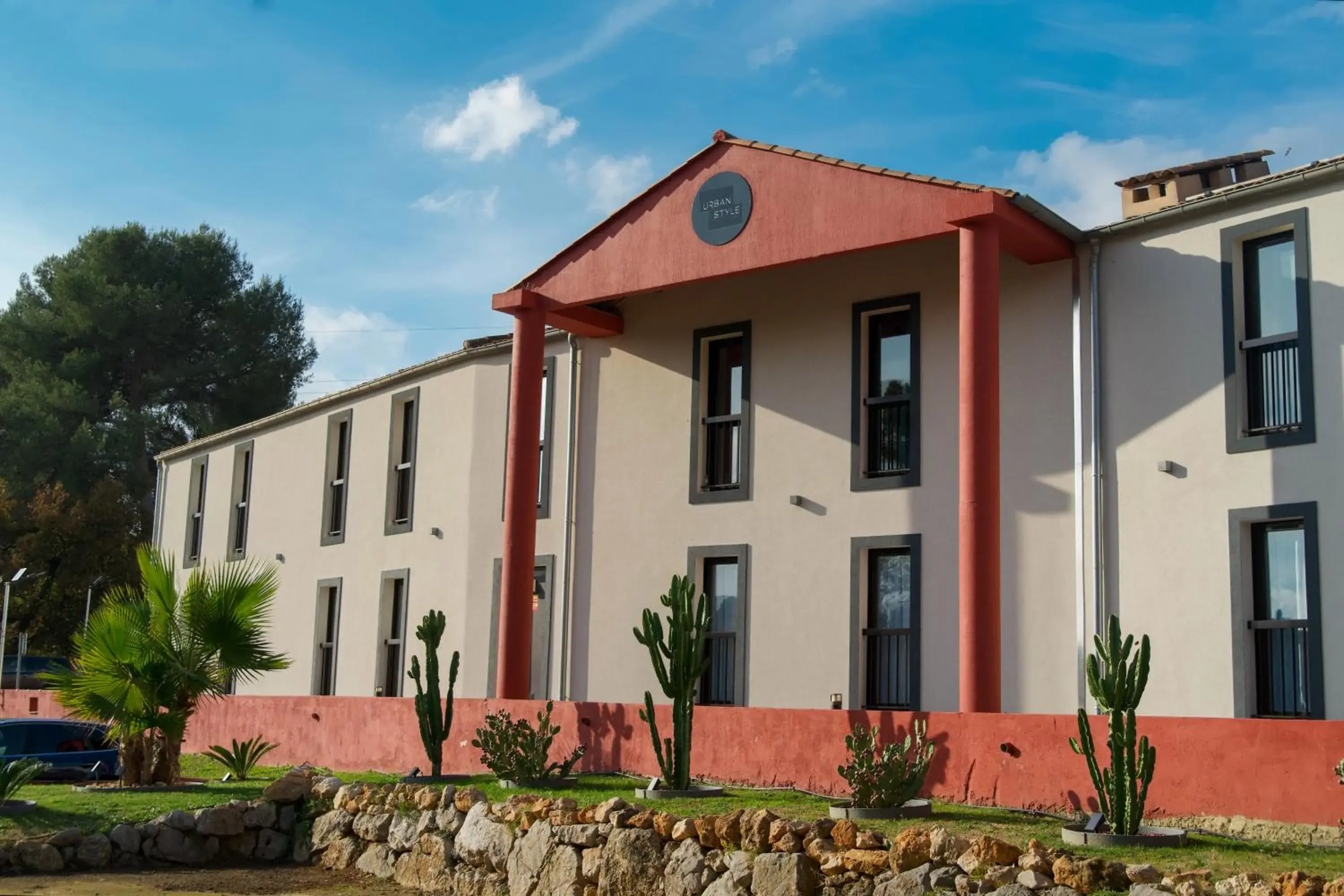 Garden view in Urban Style Cannes Mouans-Sartoux Garden view in Urban Style Cannes Mouans-Sartoux