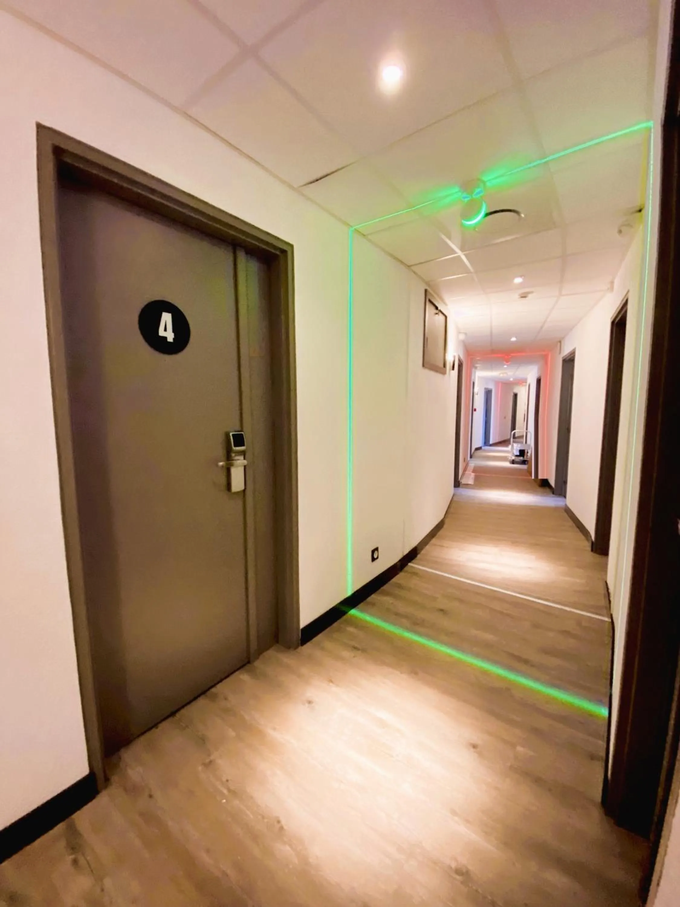 Property building in Urban Style Cannes Mouans-Sartoux