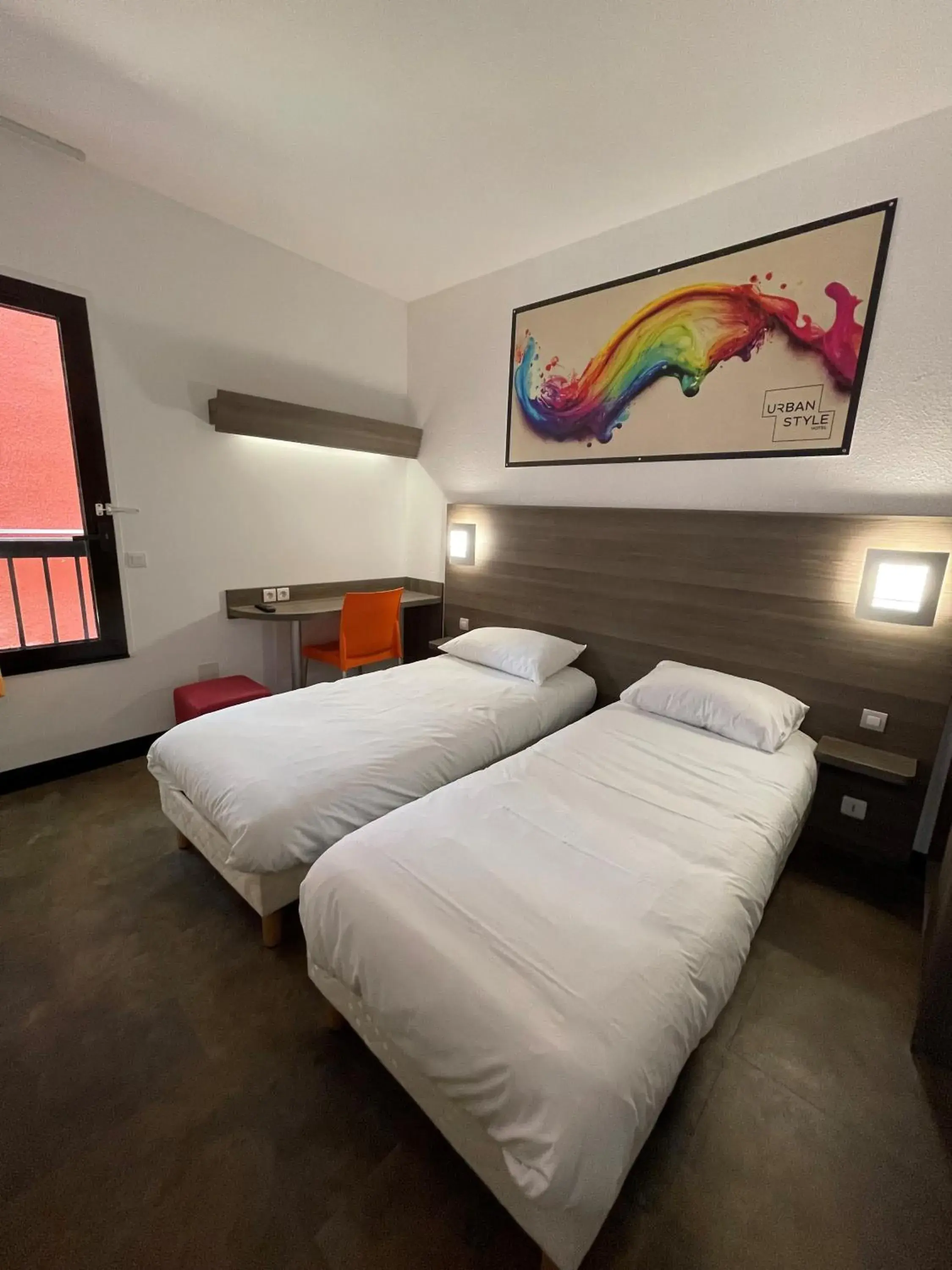 Bedroom, Bed in Urban Style Cannes Mouans-Sartoux Bedroom, Bed in Urban Style Cannes Mouans-Sartoux