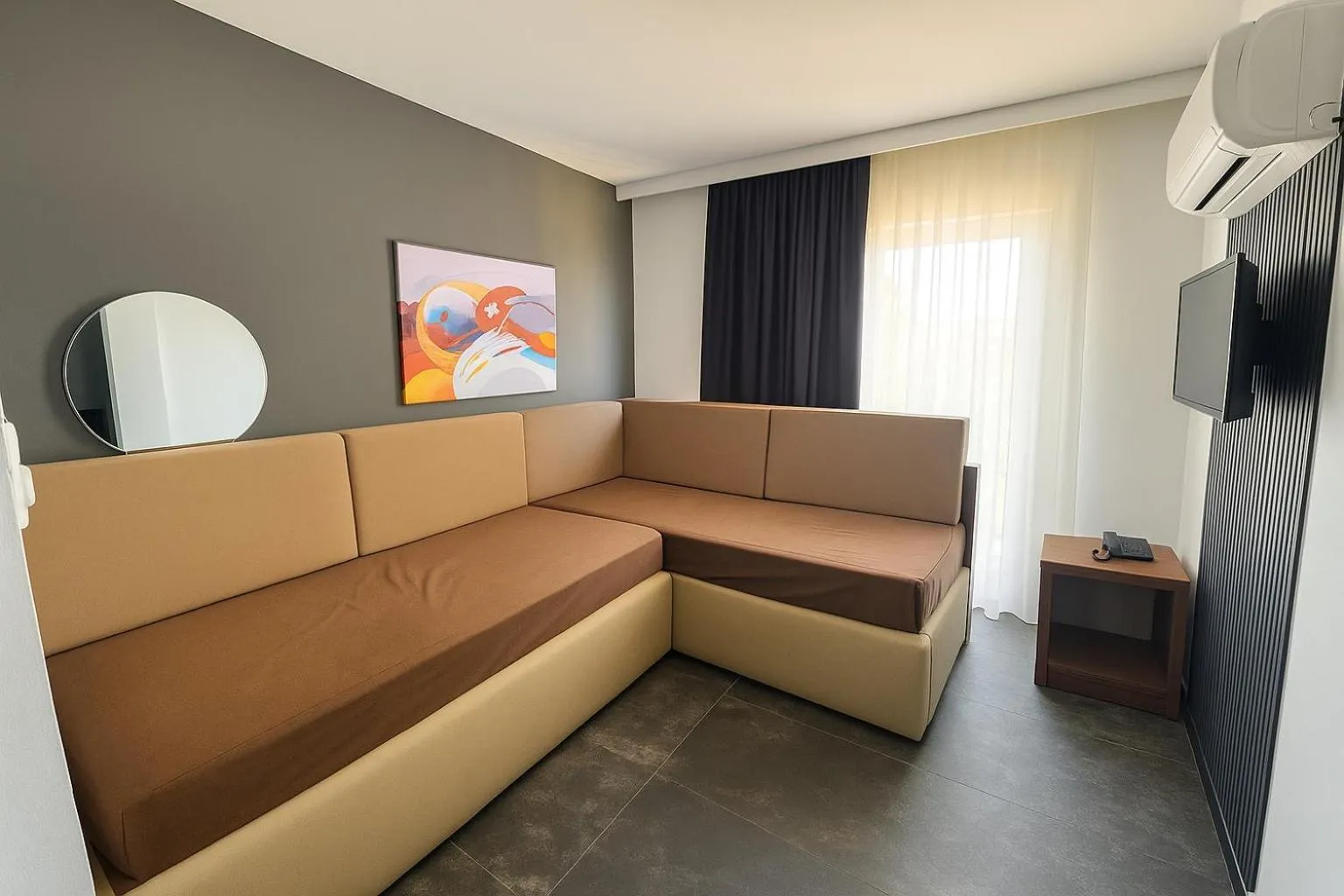 TV and multimedia in Wolf Of The City Hotel & Spa