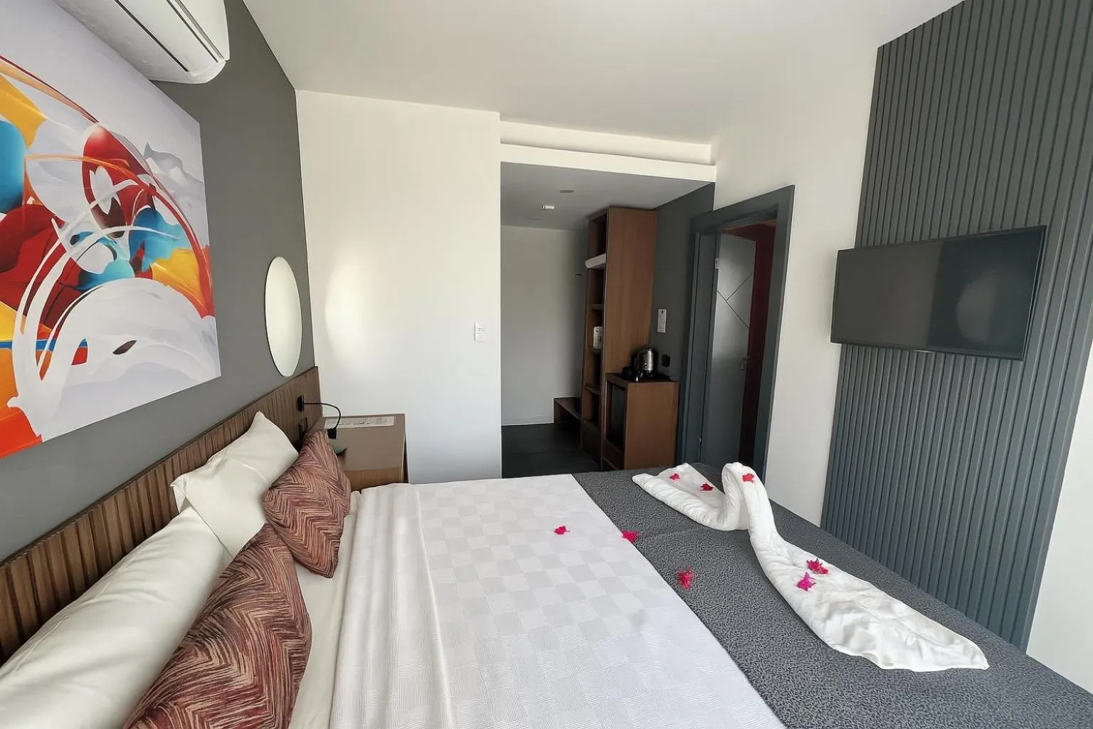 Bedroom, Bed in Wolf Of The City Hotel & Spa